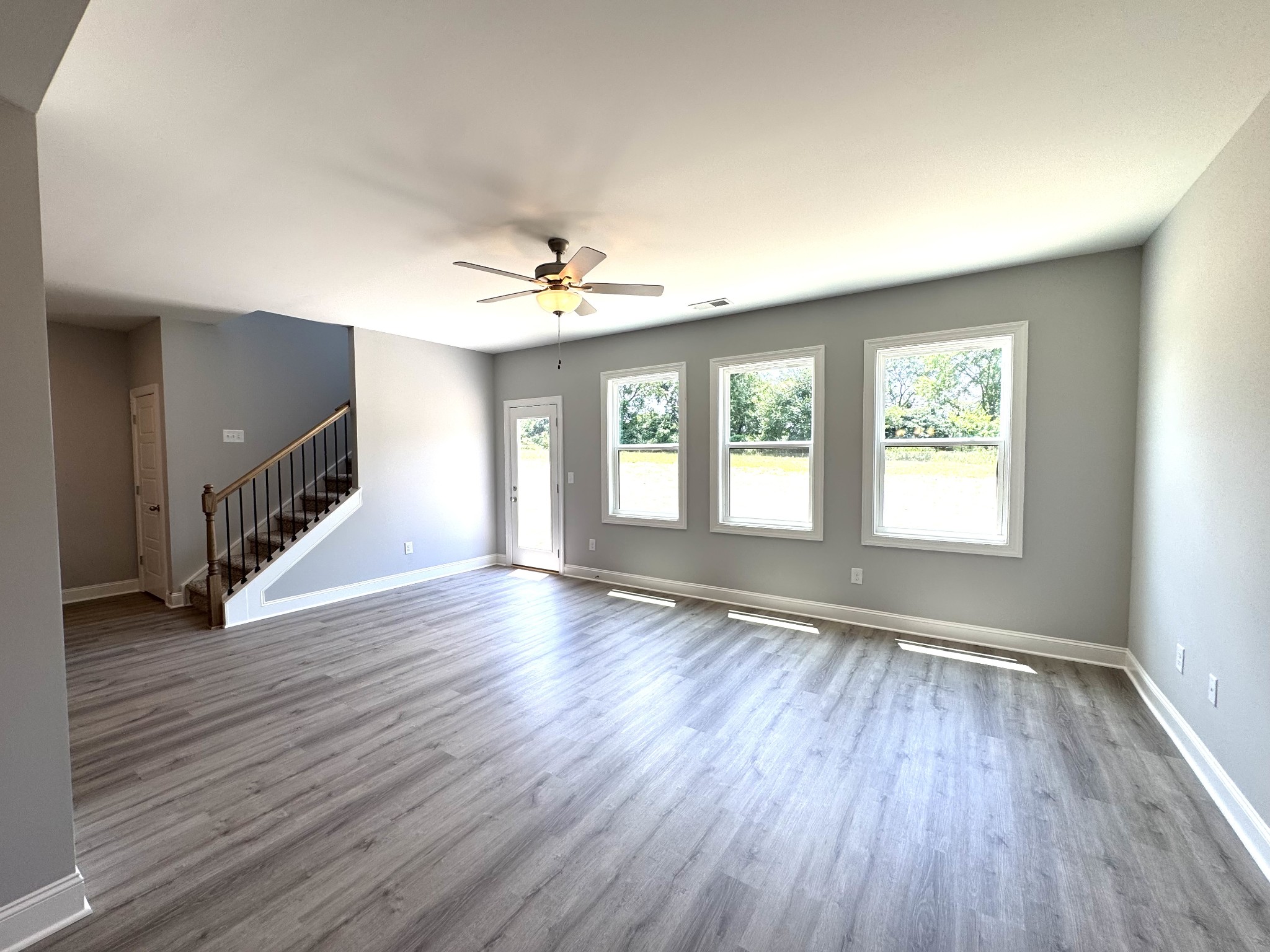 558 Twyla Dr Property Photo 3