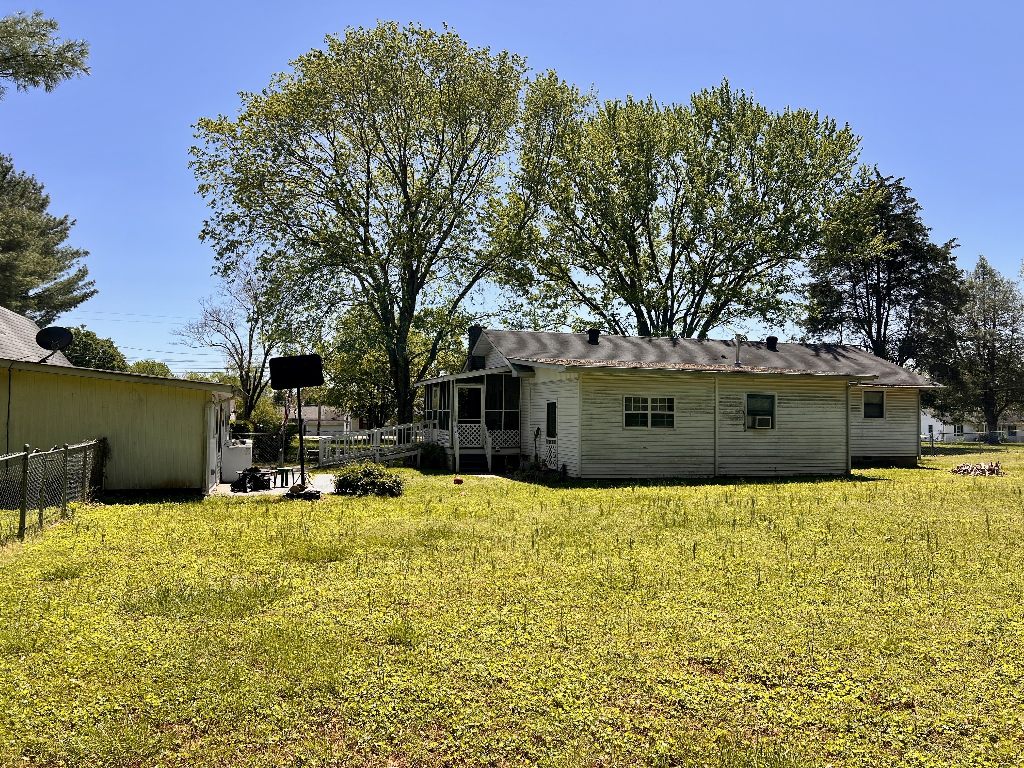1112 Cumberland St Property Photo 42
