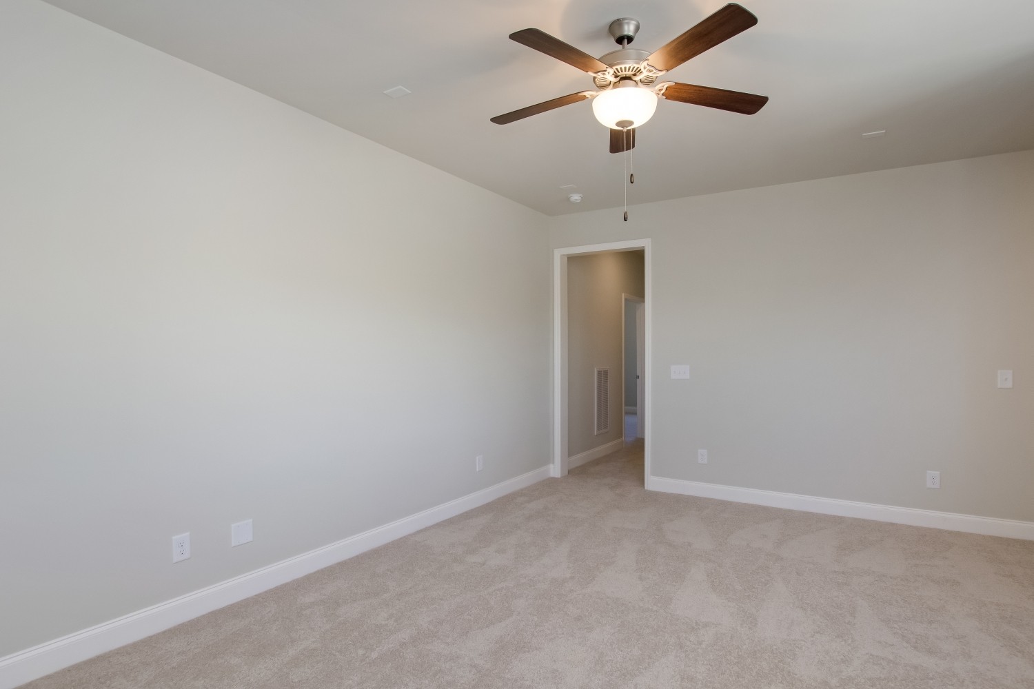3027 Shandor Street Property Photo 24