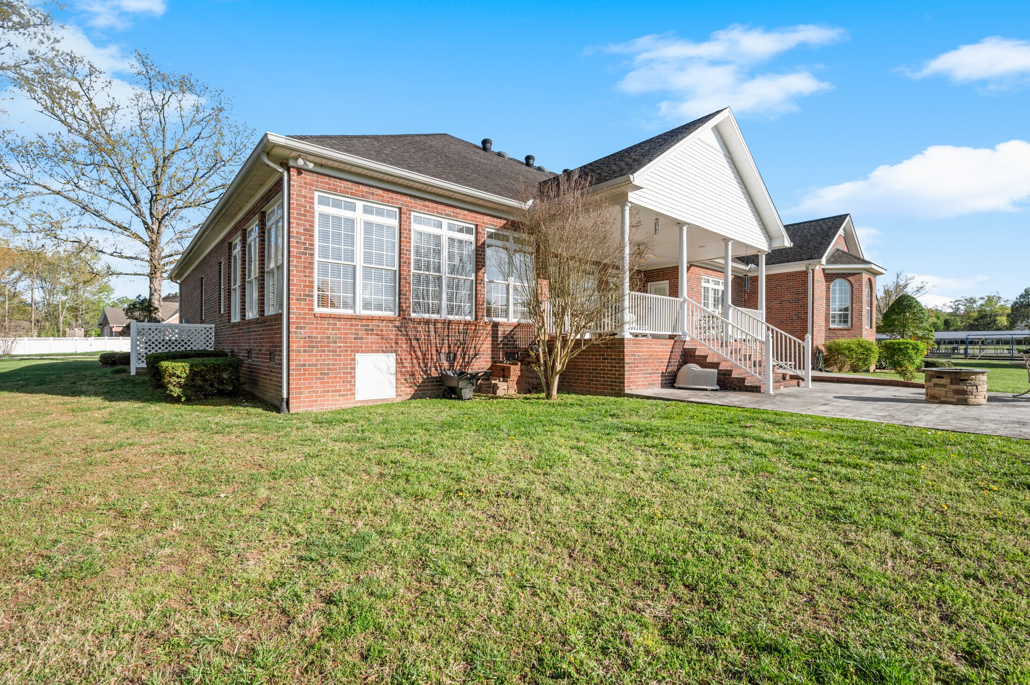107 Heritage Cir Property Photo 5