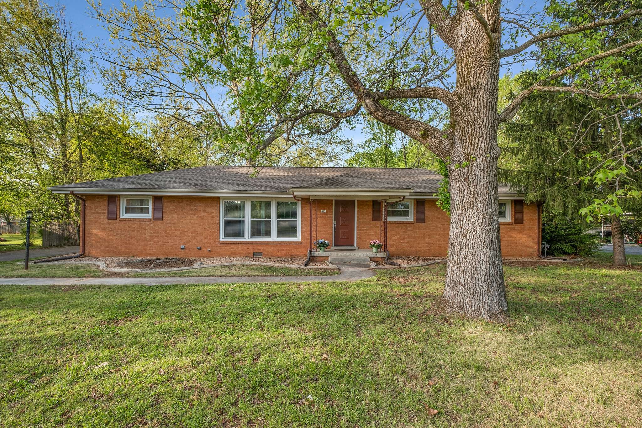 1603 Sherrill Blvd Property Photo