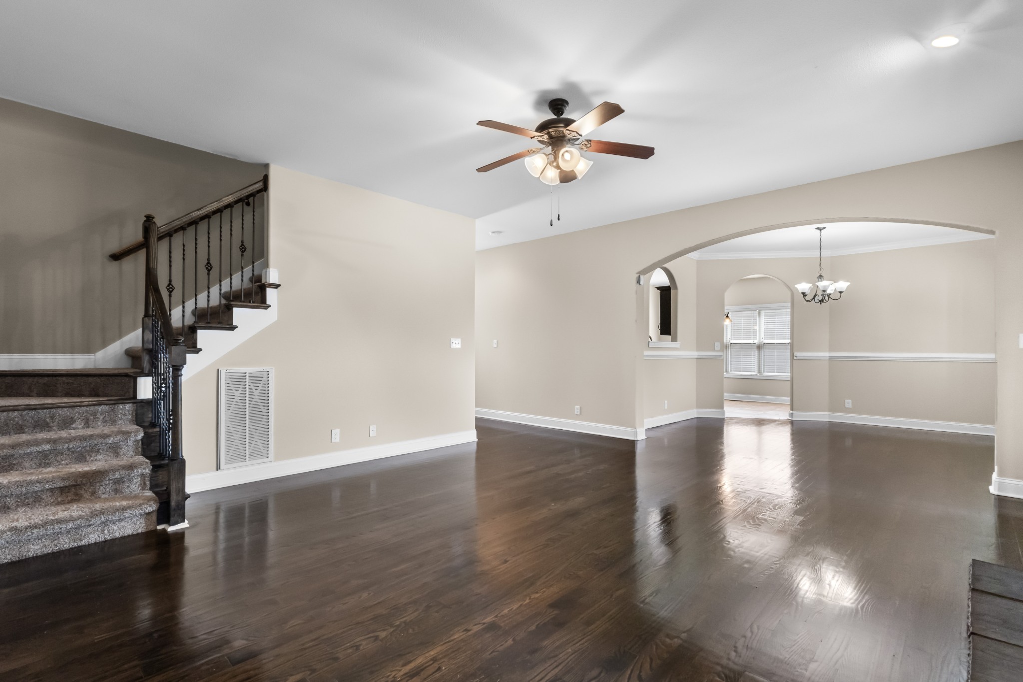 1685 Apache Way Property Photo 4