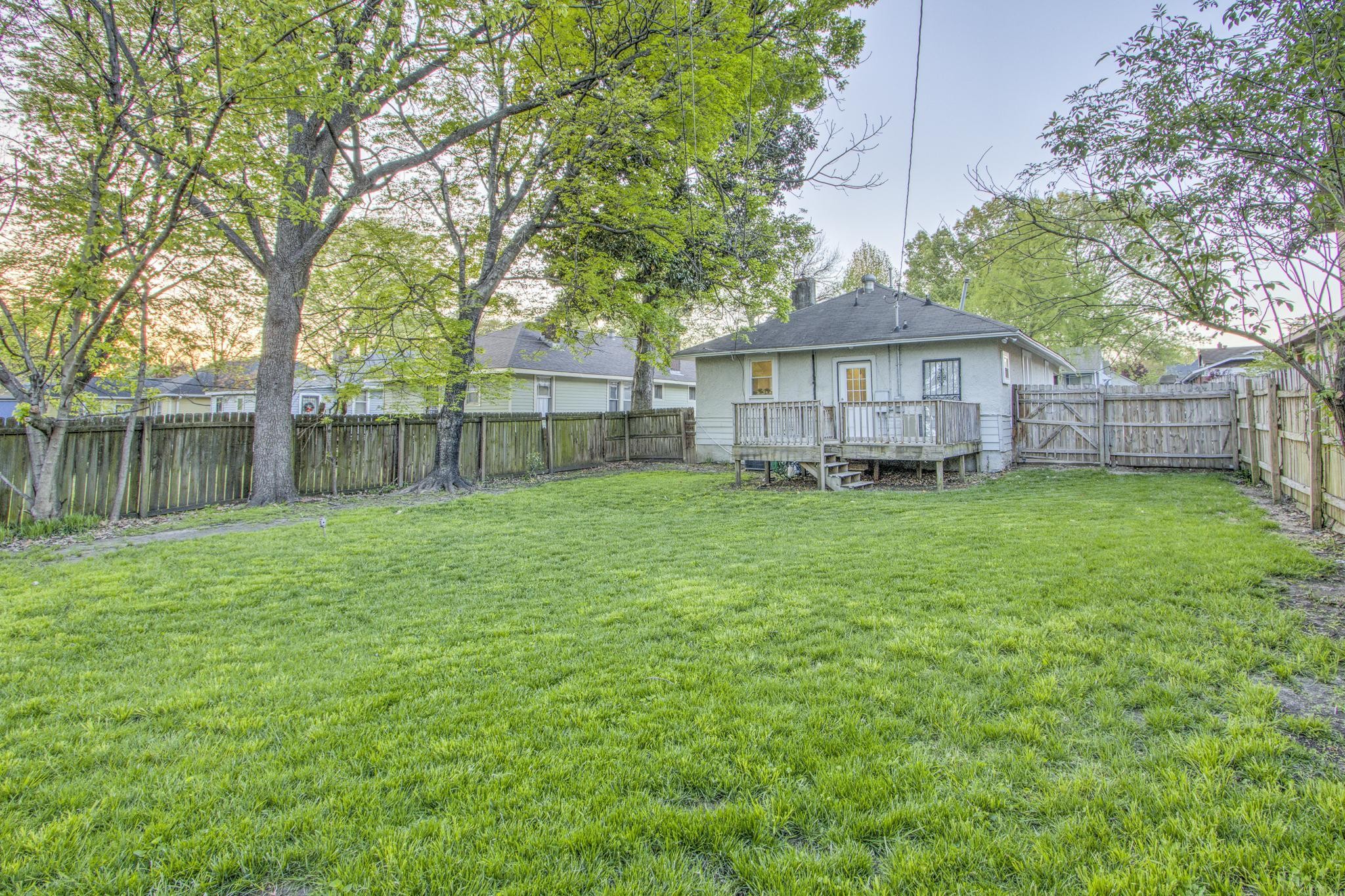 1975 Walker Ave Property Photo 21