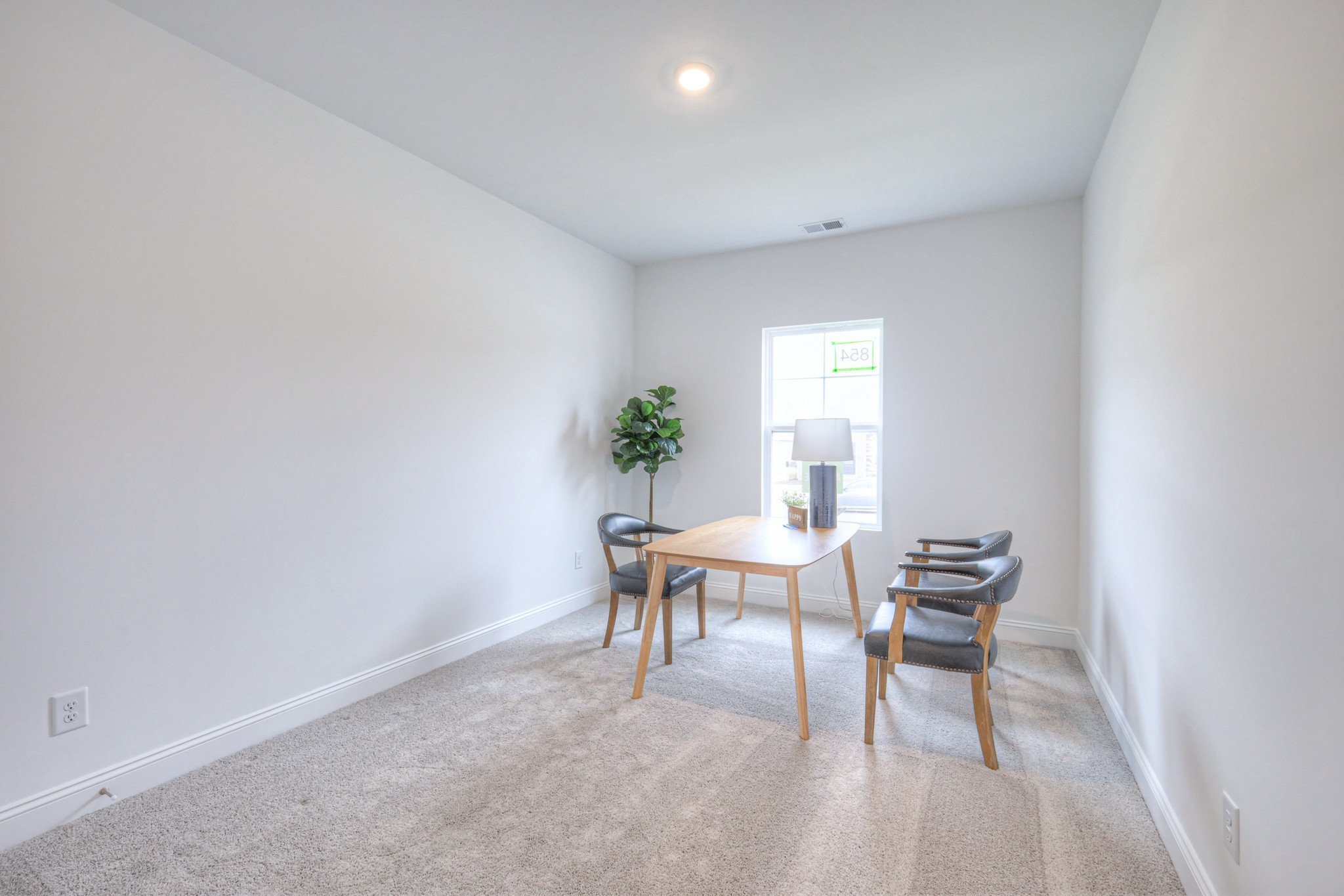 1553 Cedarbrooke Ln Property Photo 3
