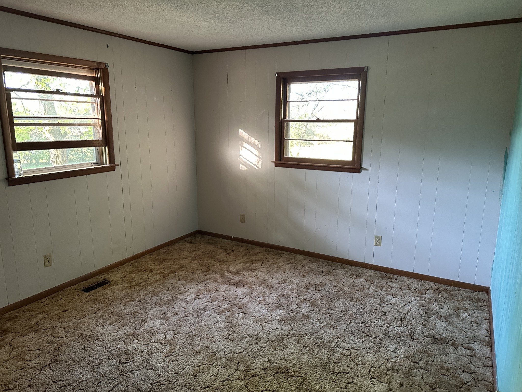 190 John Walker Dr Property Photo 16