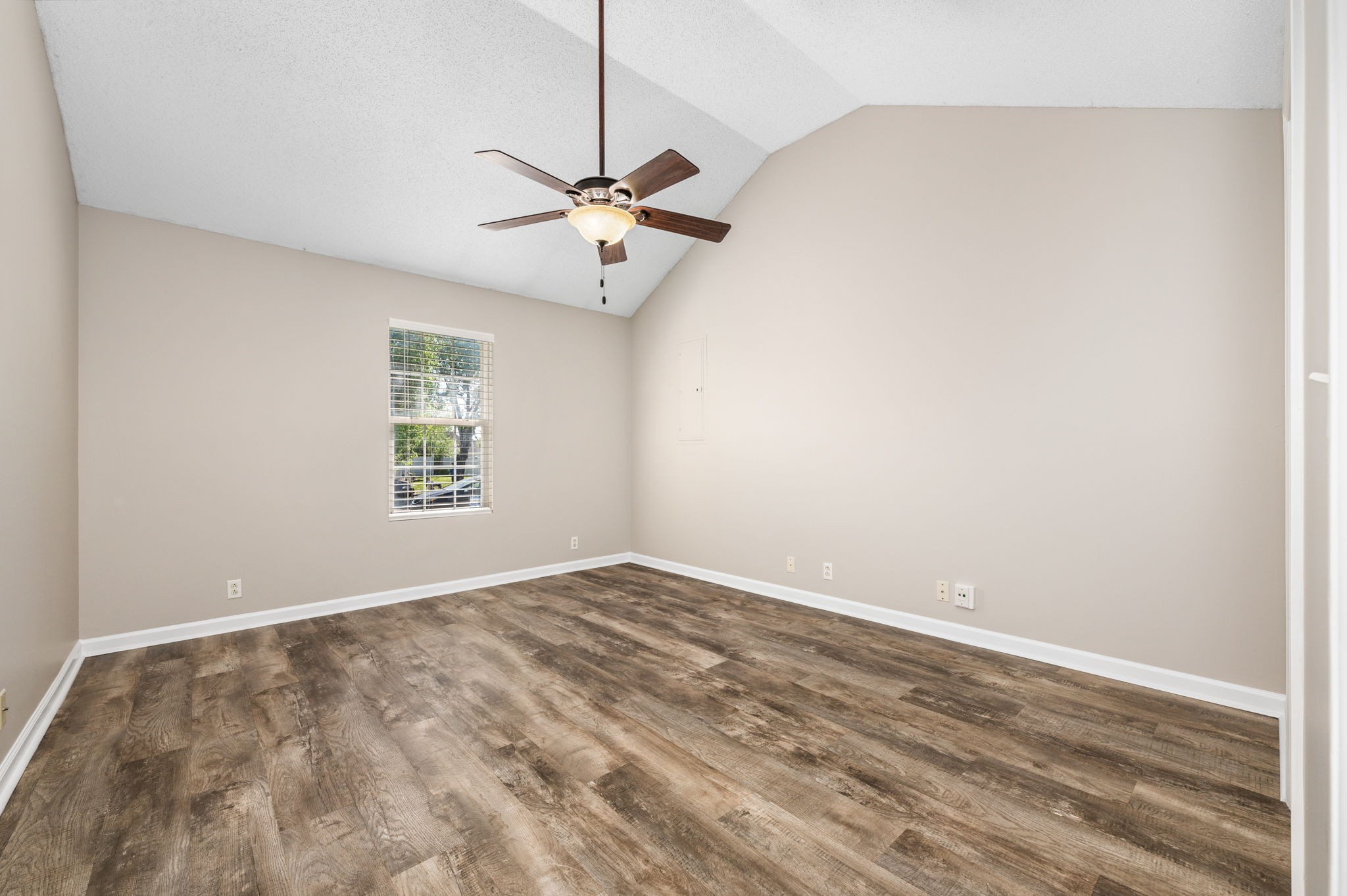 5044 Boyd Dr Property Photo 14