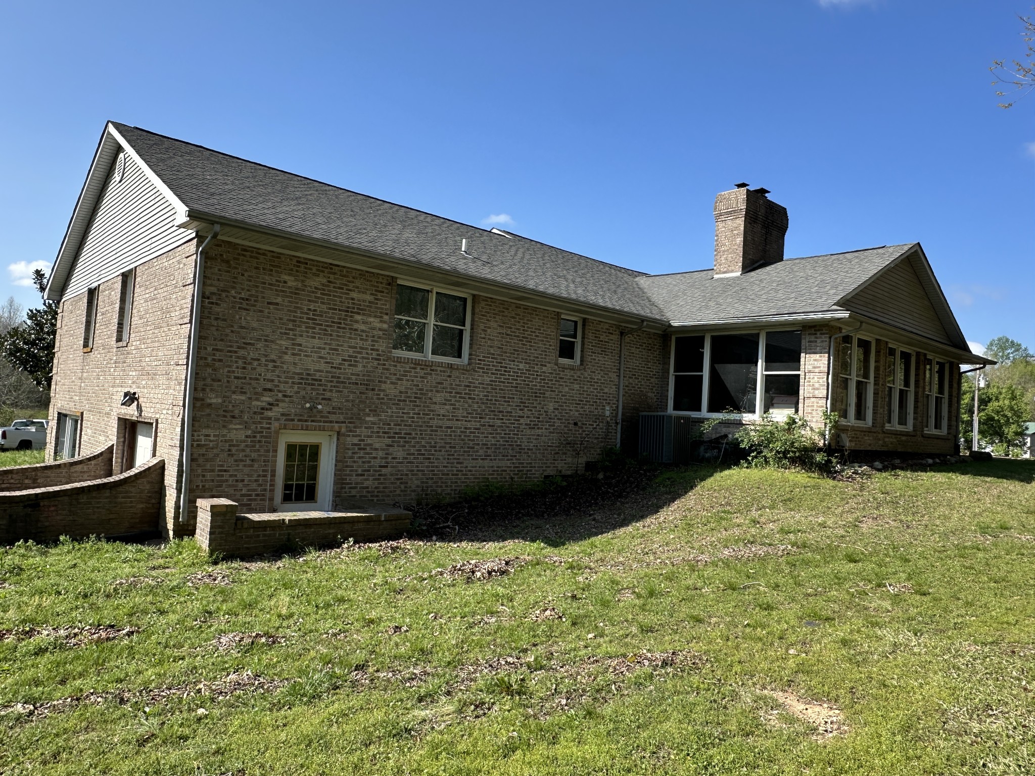9840 Highway 641, S Property Photo 3