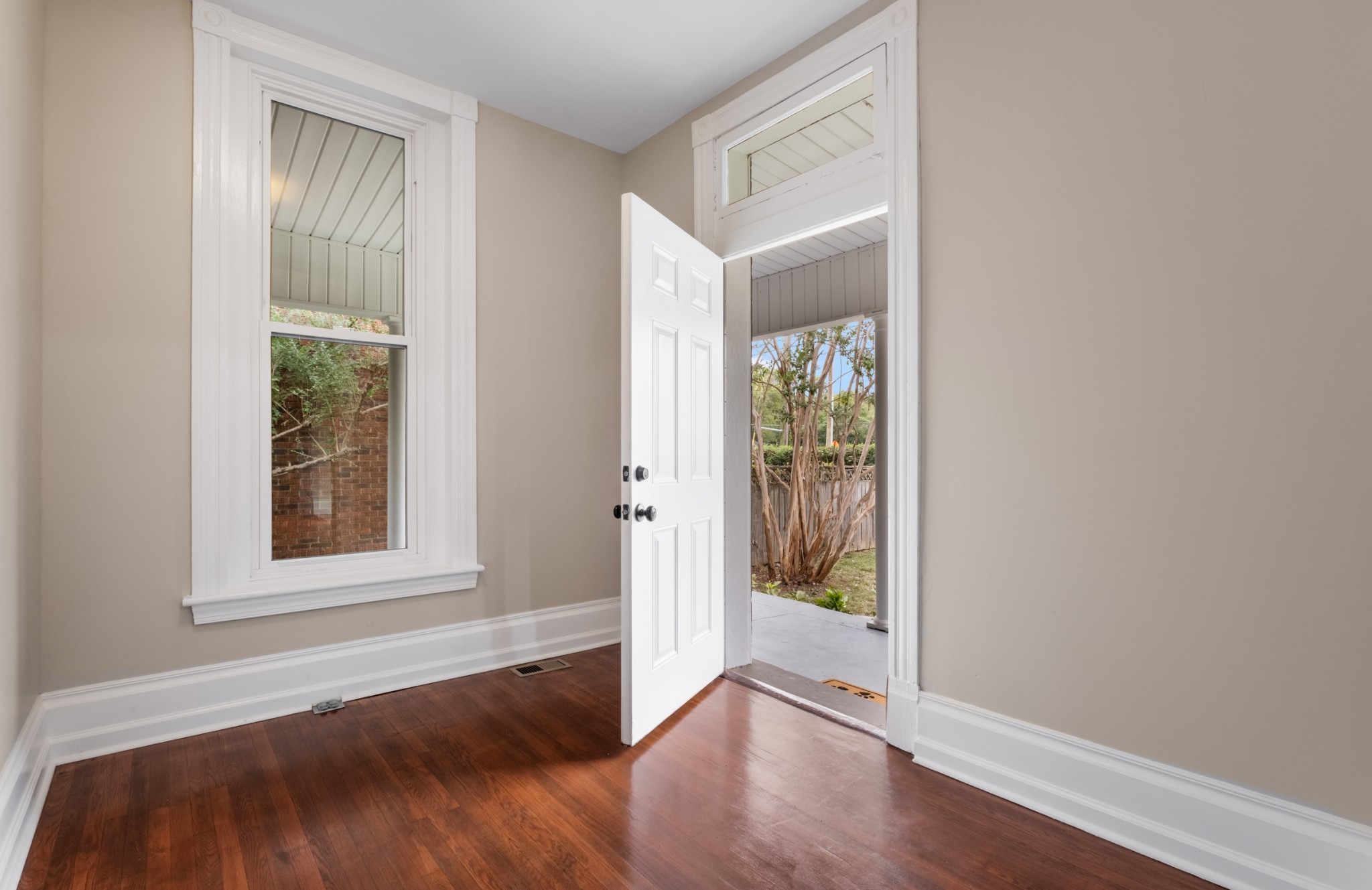 1406 Hawkins Property Photo 6