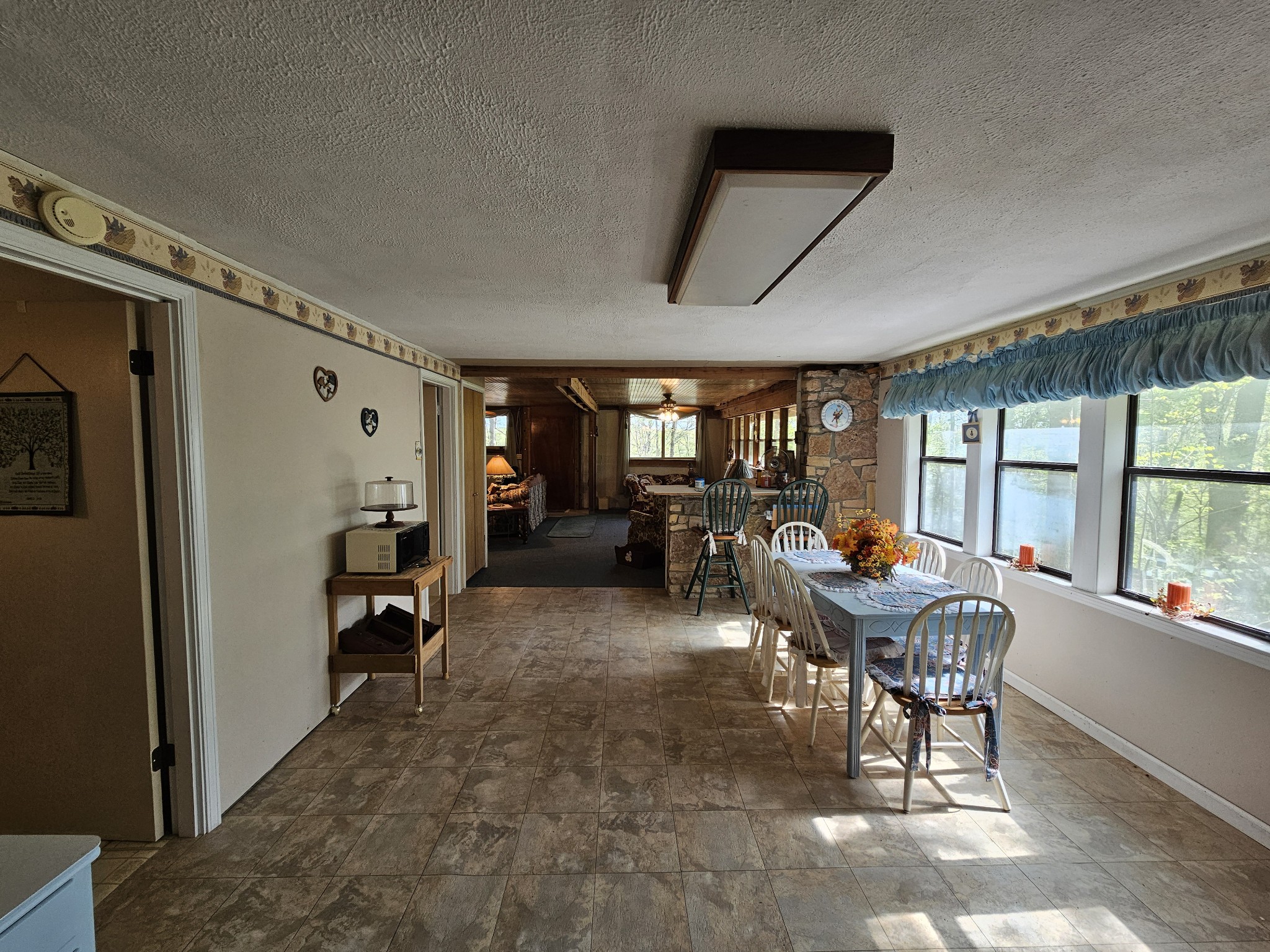 50 Deaton Ln Property Photo 21