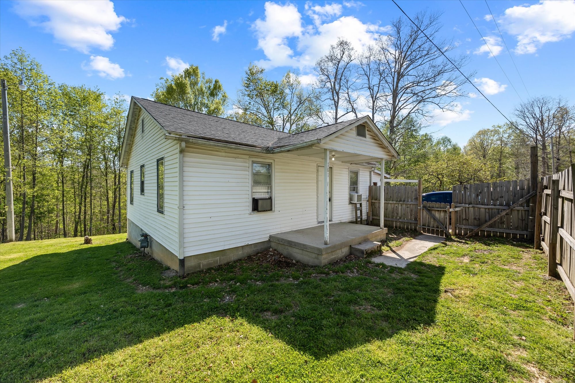 181 Wade Subdivision Ln Property Photo 2