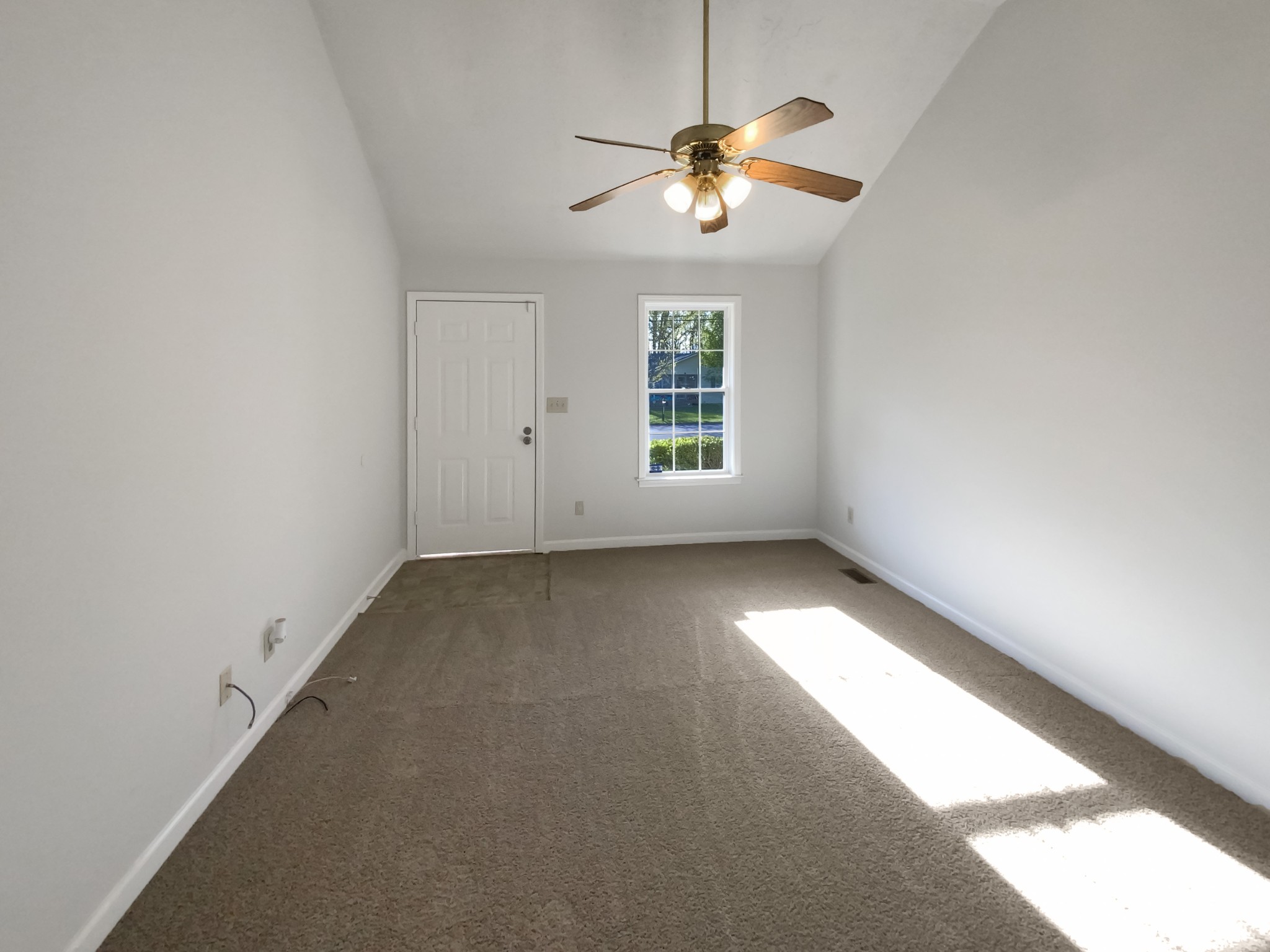394 Cranklen Cir Property Photo 3
