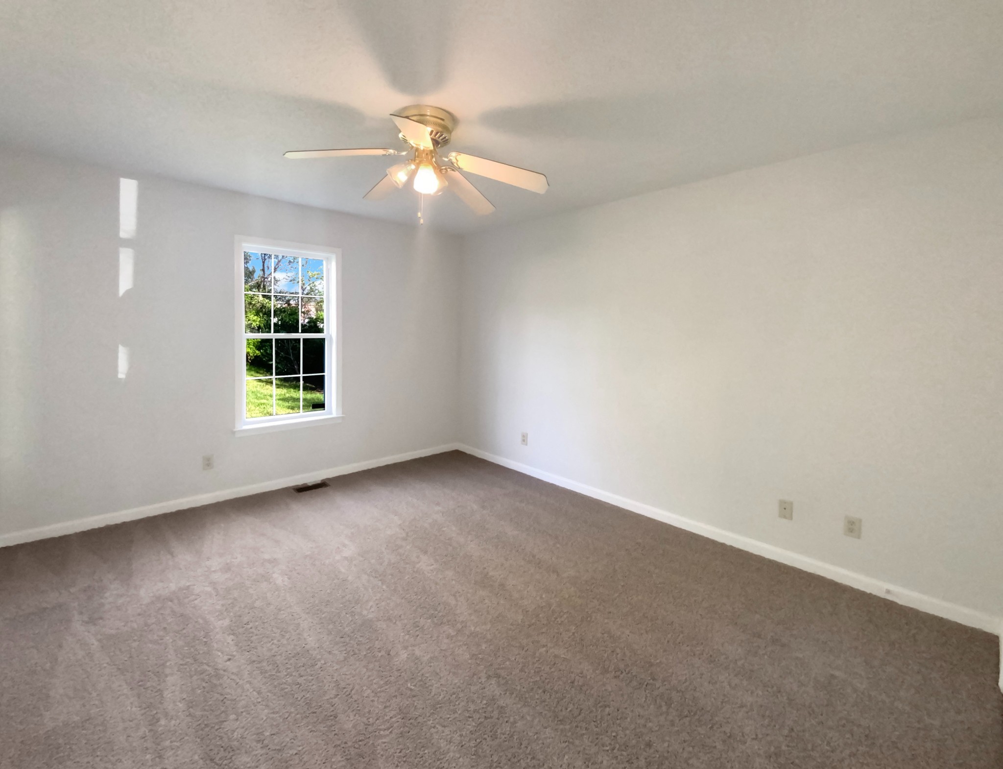 394 Cranklen Cir Property Photo 5
