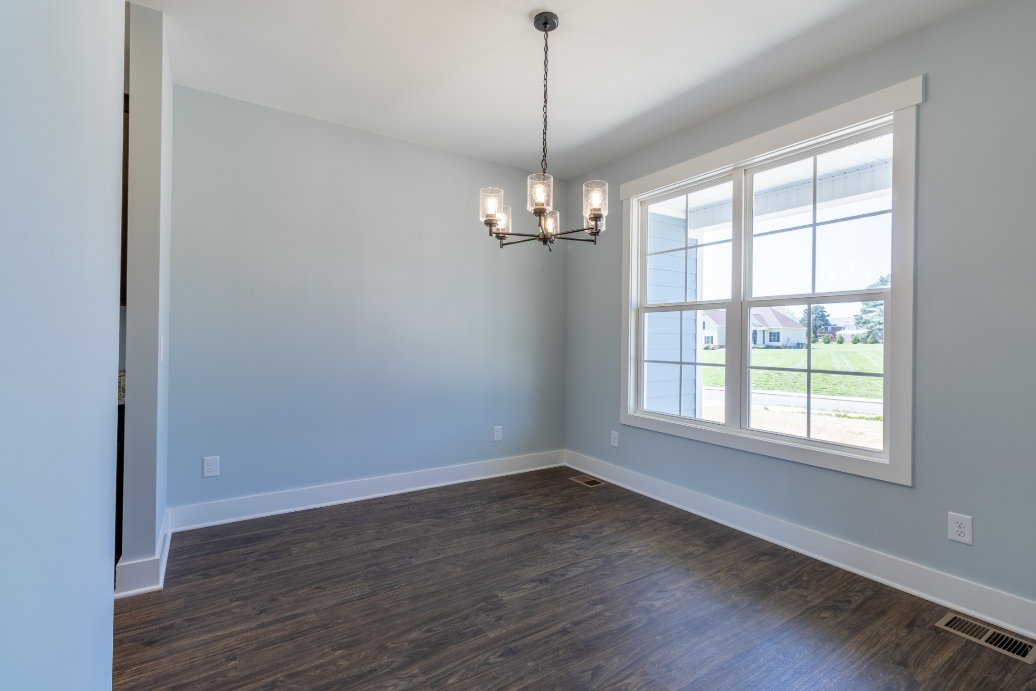 2060 Beverly Ct Property Photo 11