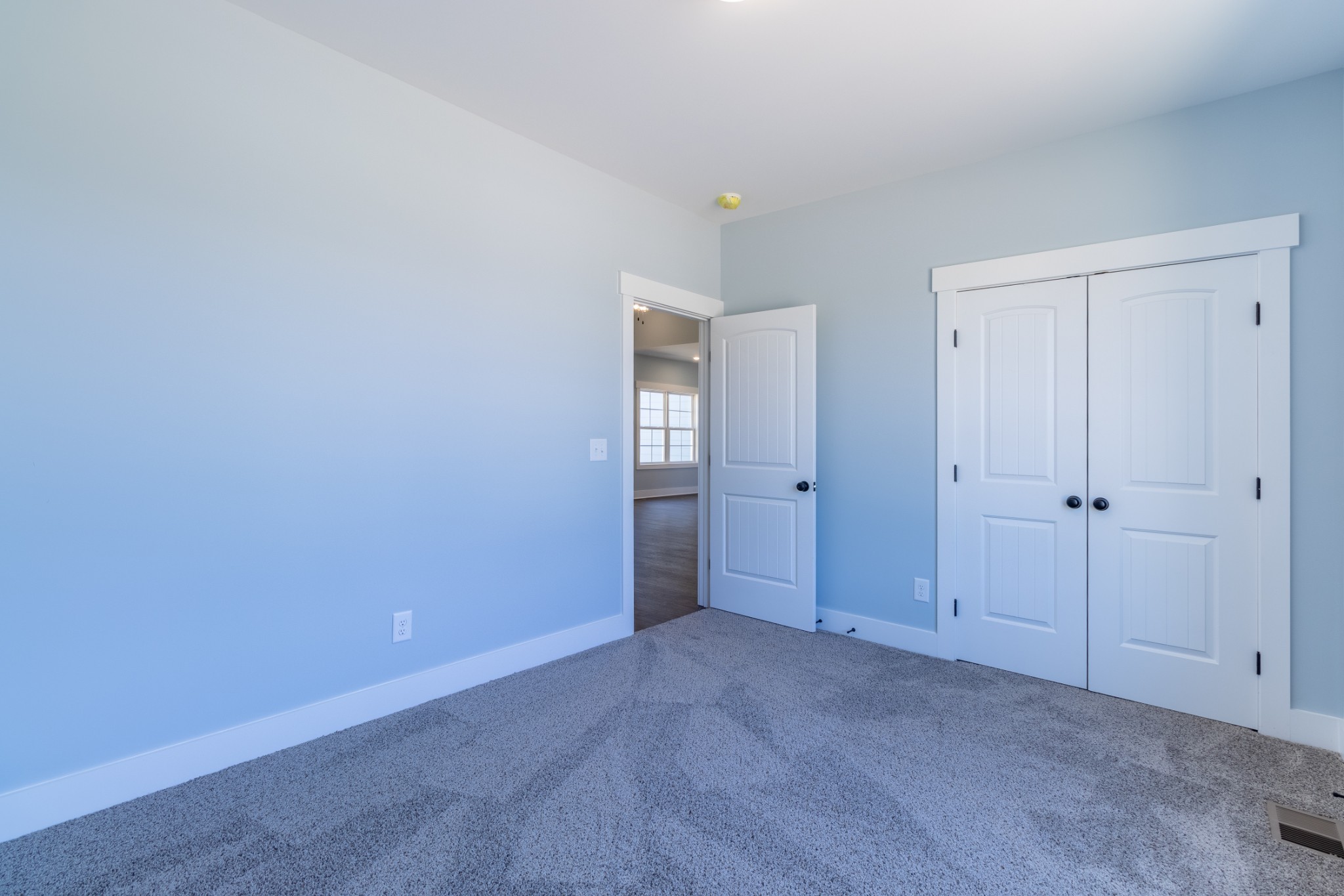 2060 Beverly Ct Property Photo 28