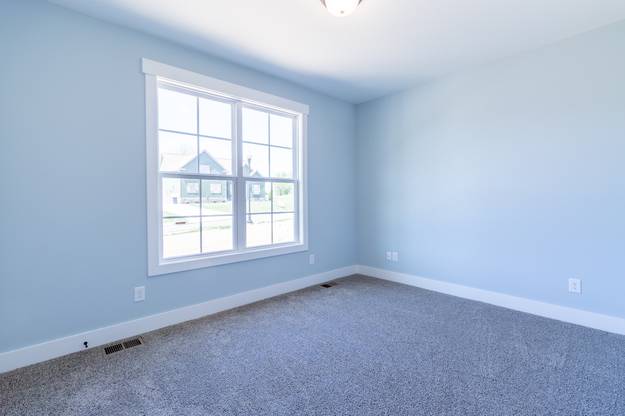 2060 Beverly Ct Property Photo 29