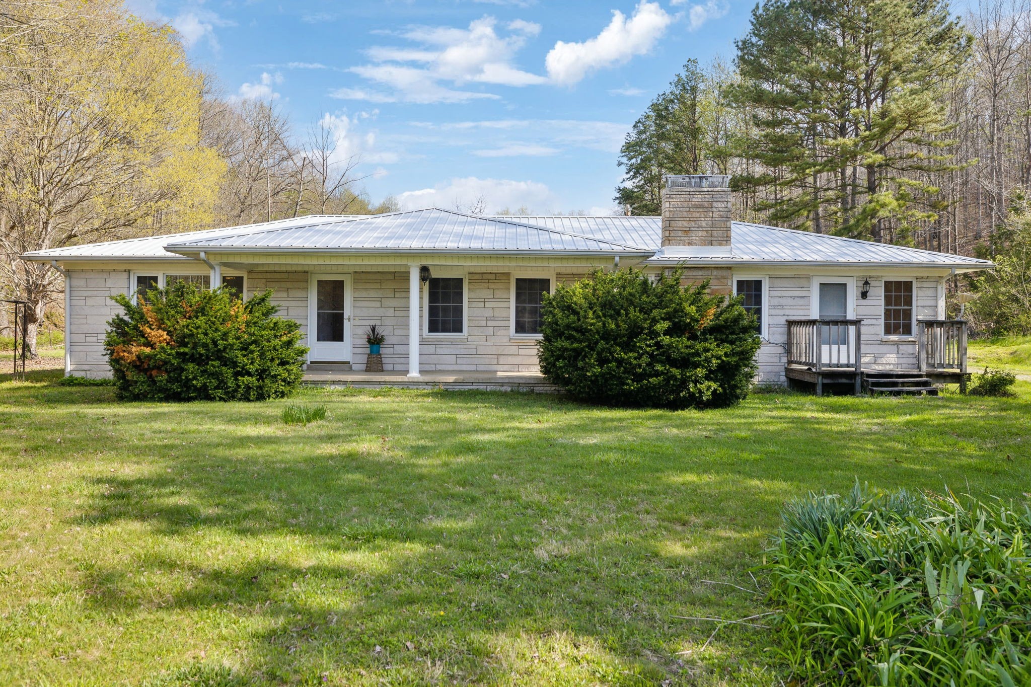 1651 Centerville Hwy Property Photo 1