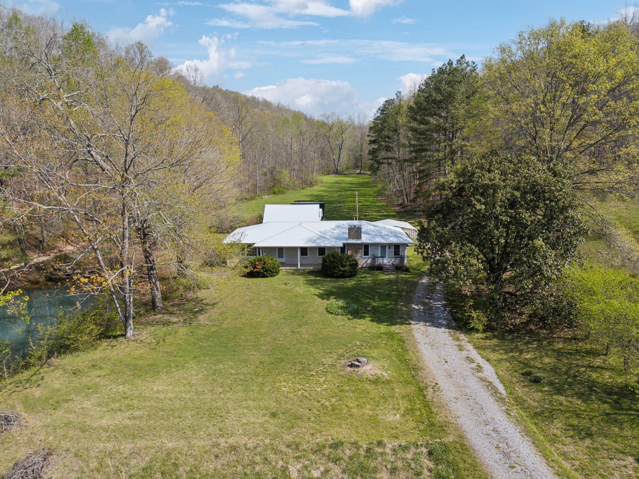 1651 Centerville Hwy Property Photo 2