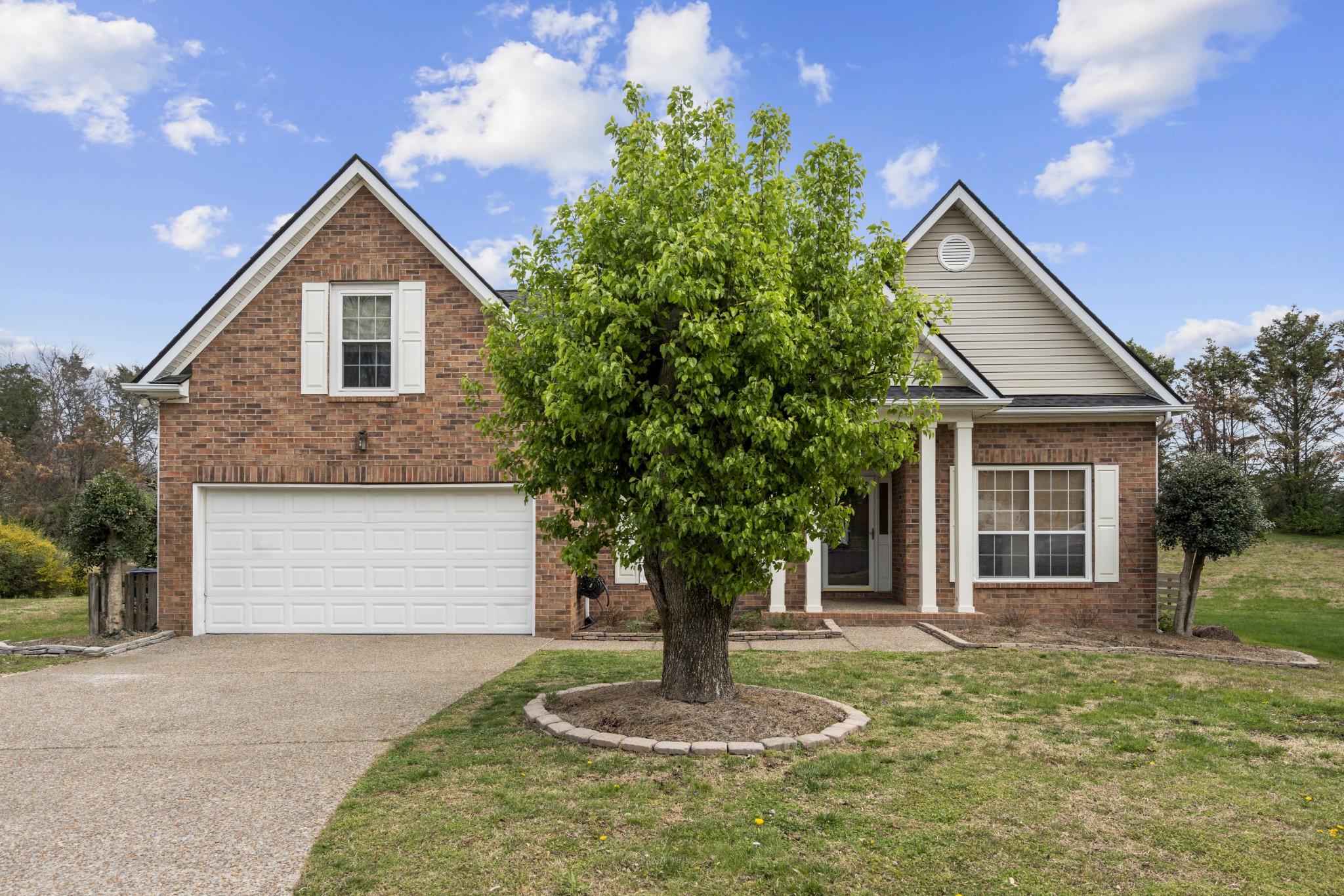 616 Meadow Glen Ct Property Photo 1