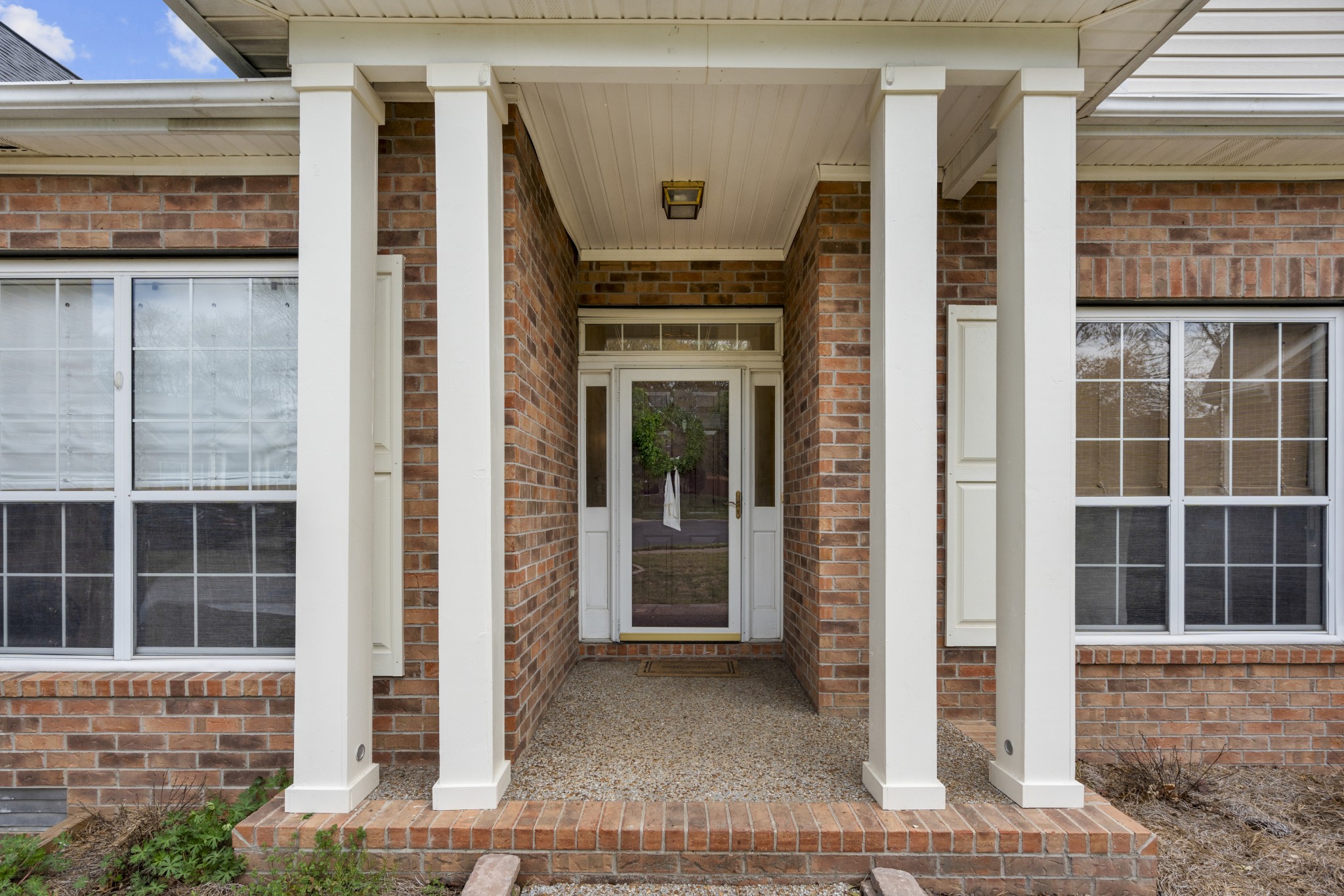616 Meadow Glen Ct Property Photo 2