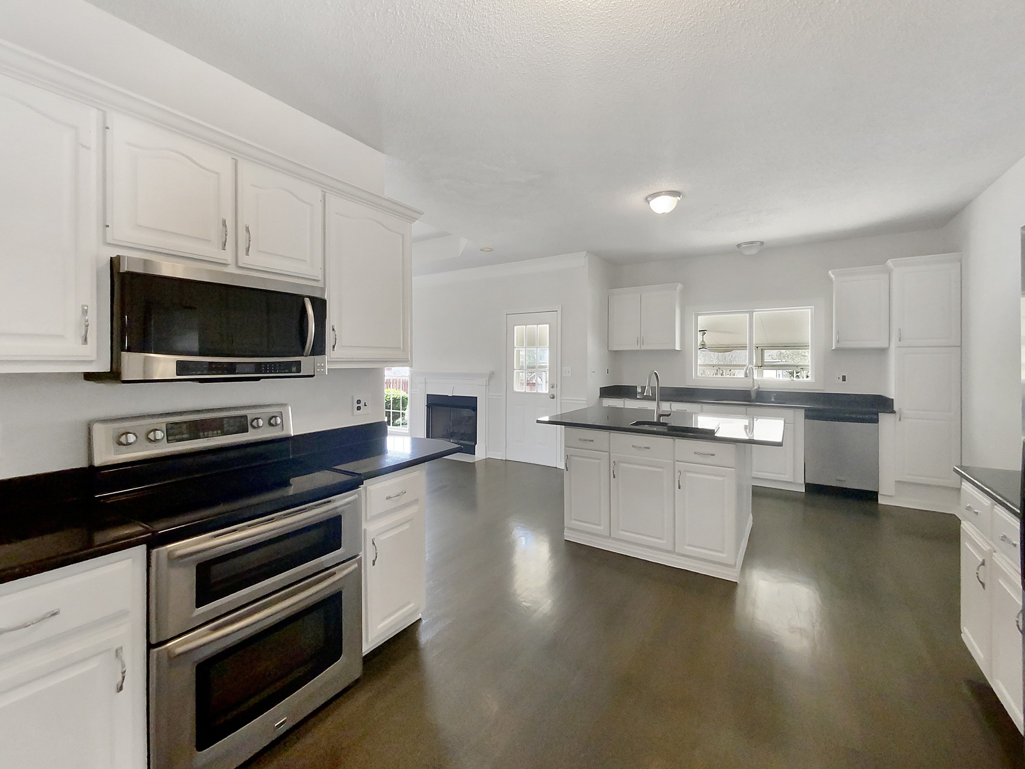 783 Parade Ct Property Photo 8