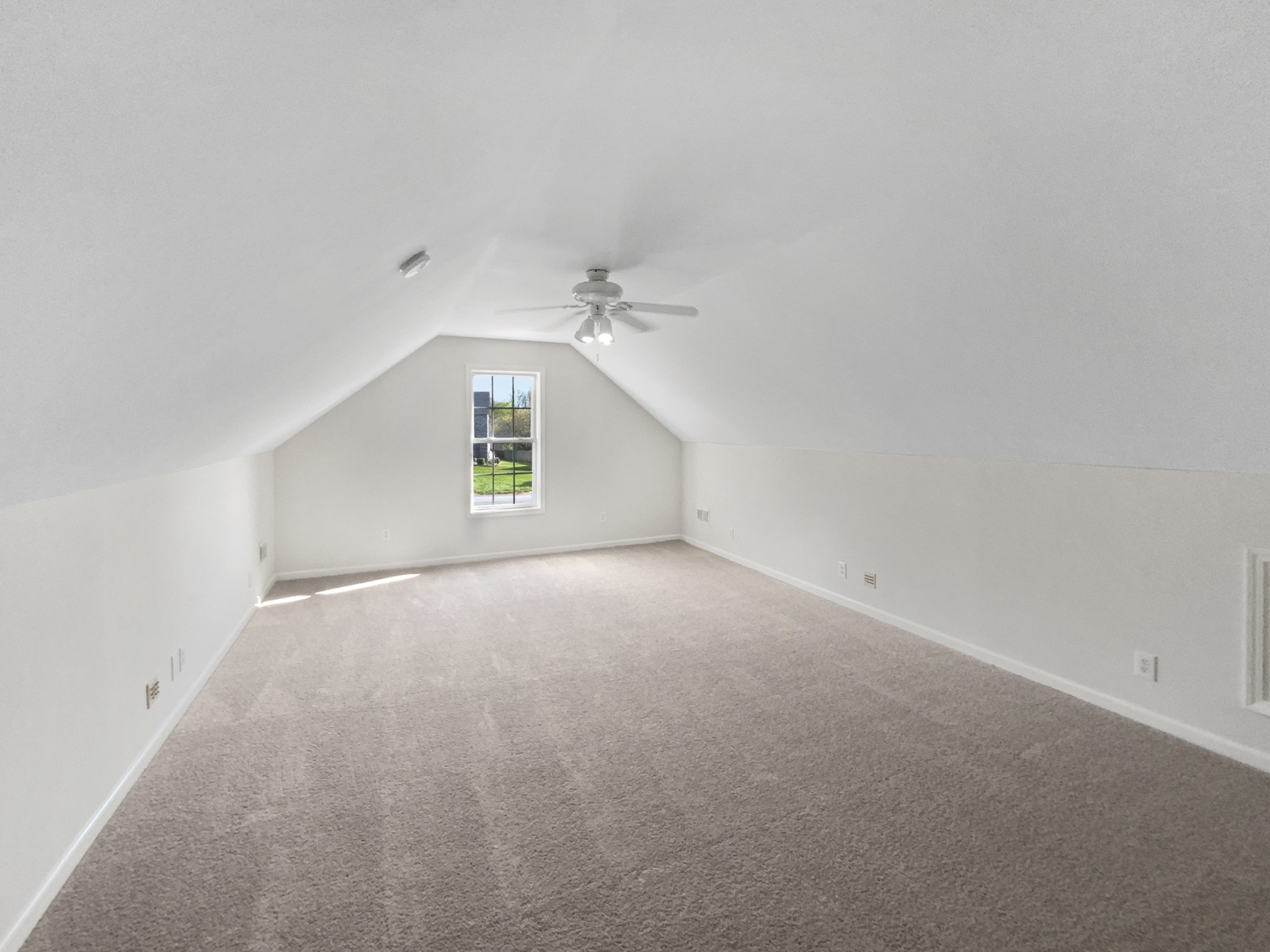 783 Parade Ct Property Photo 13