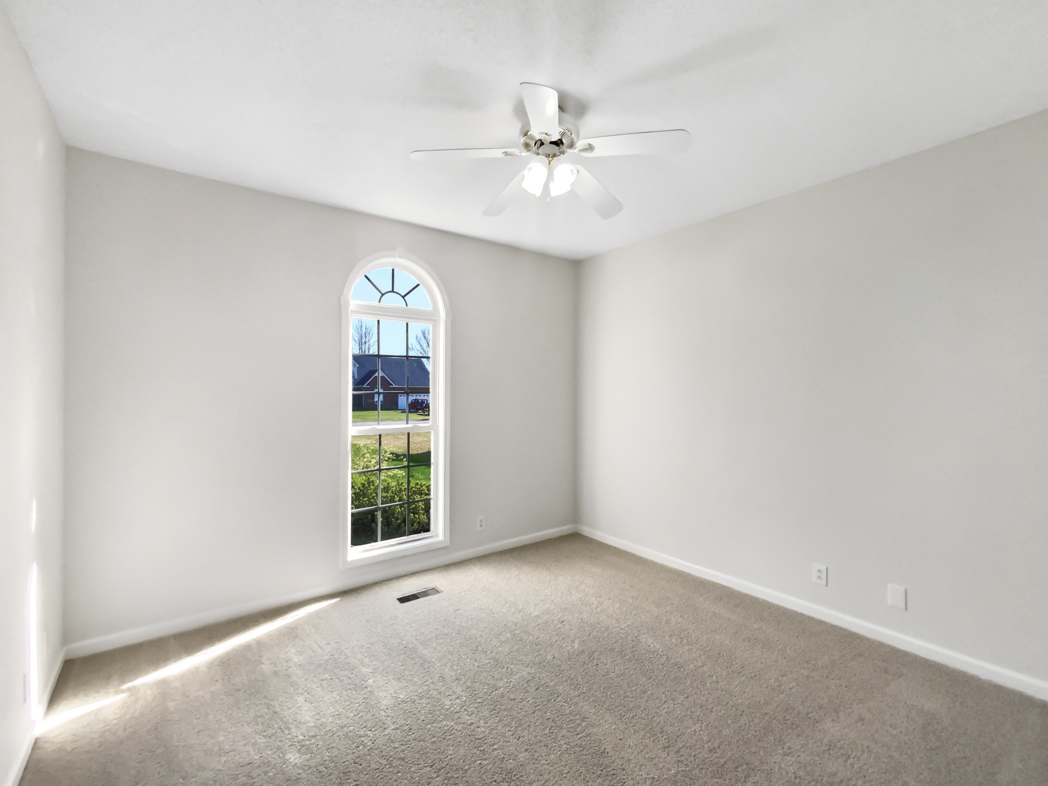 783 Parade Ct Property Photo 15