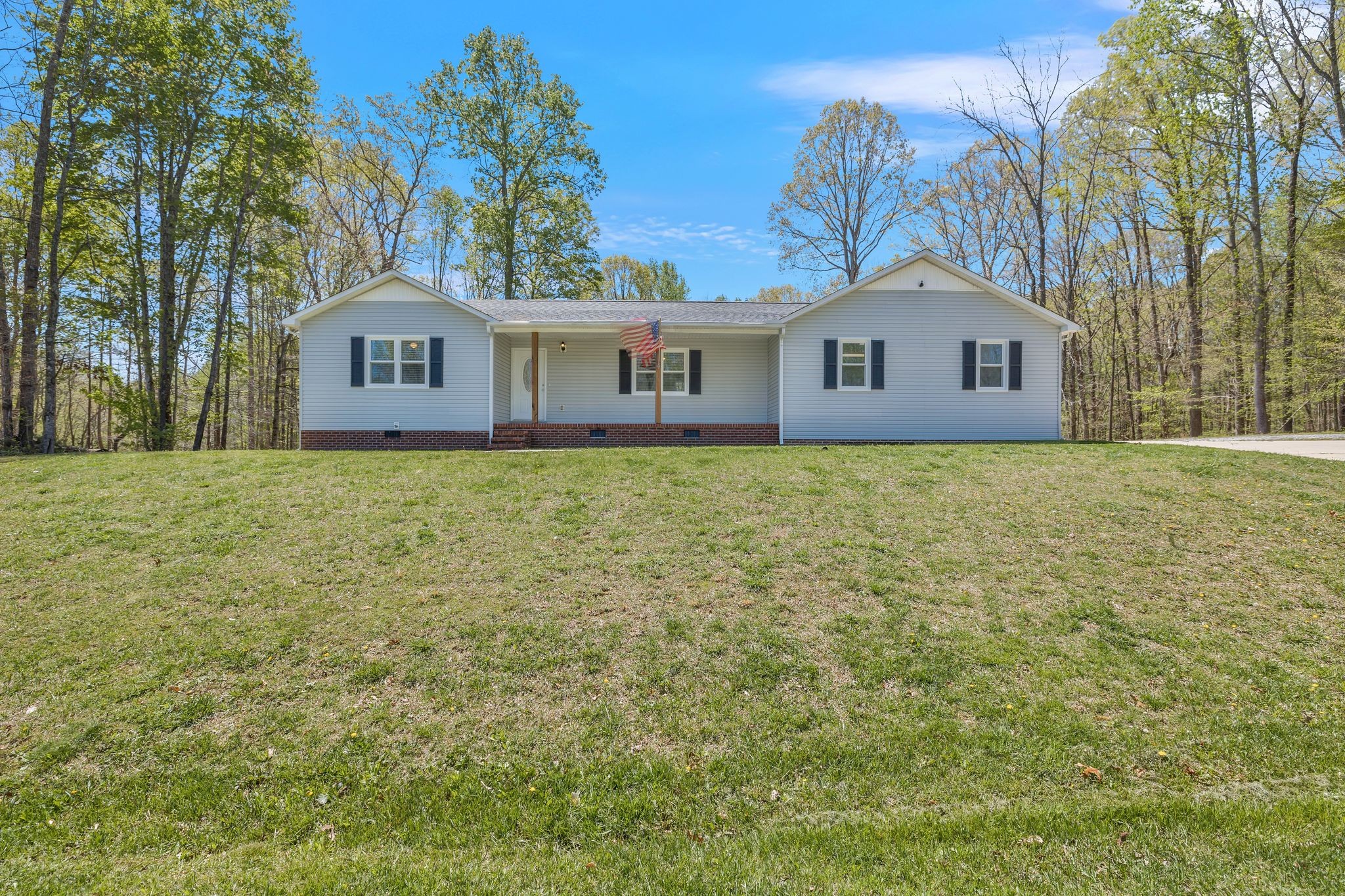300 Caldwell Dr Property Photo