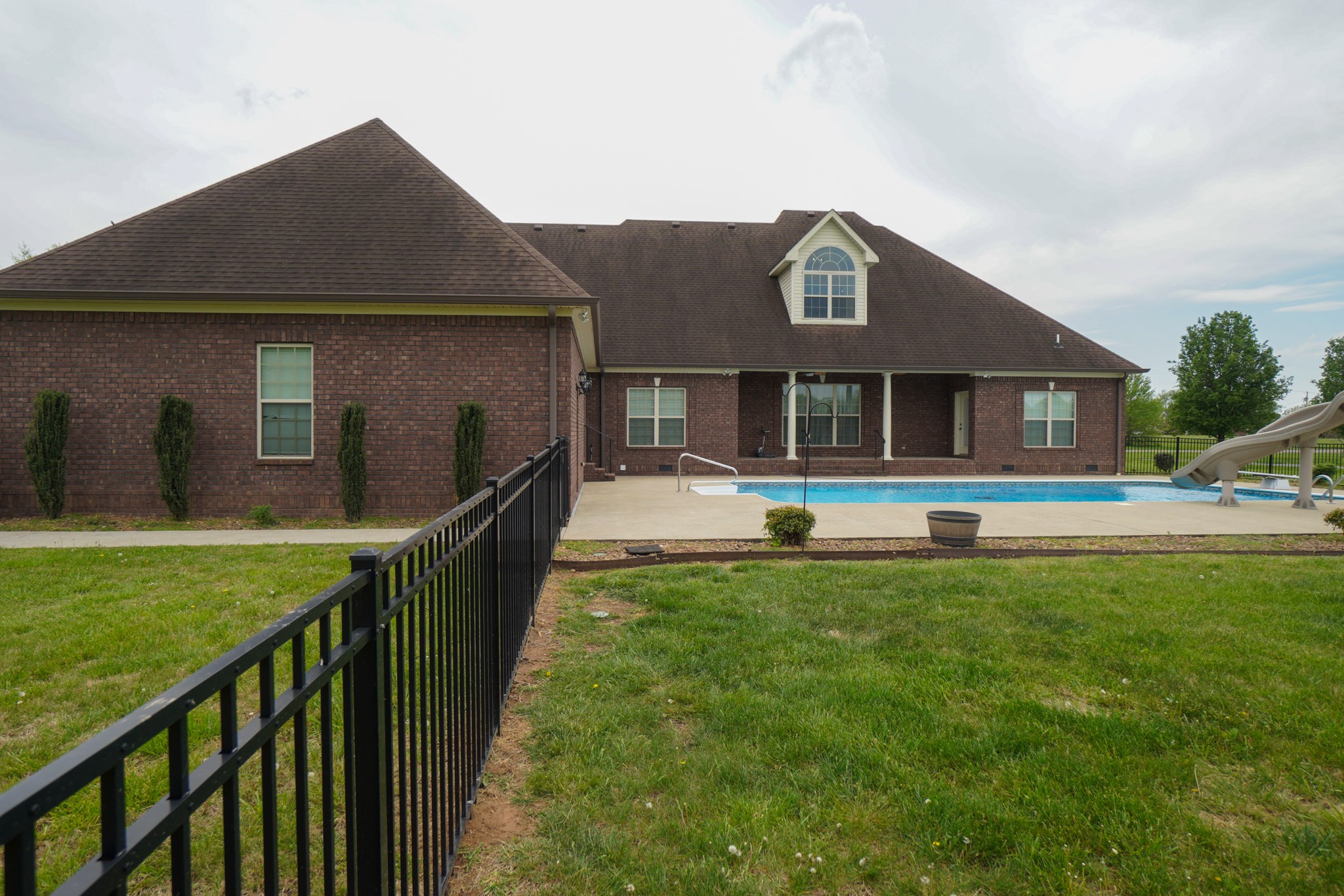210 Michael Cir Property Photo 7