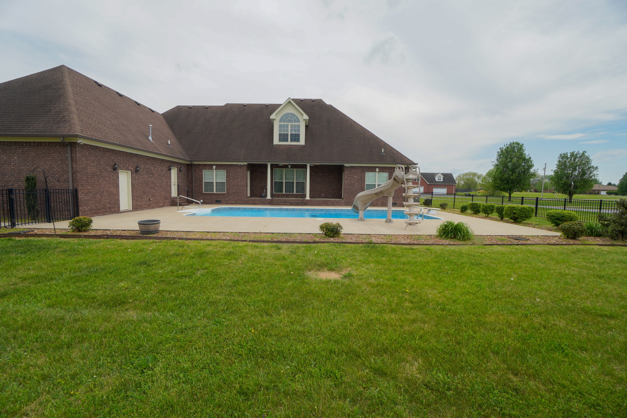 210 Michael Cir Property Photo 8