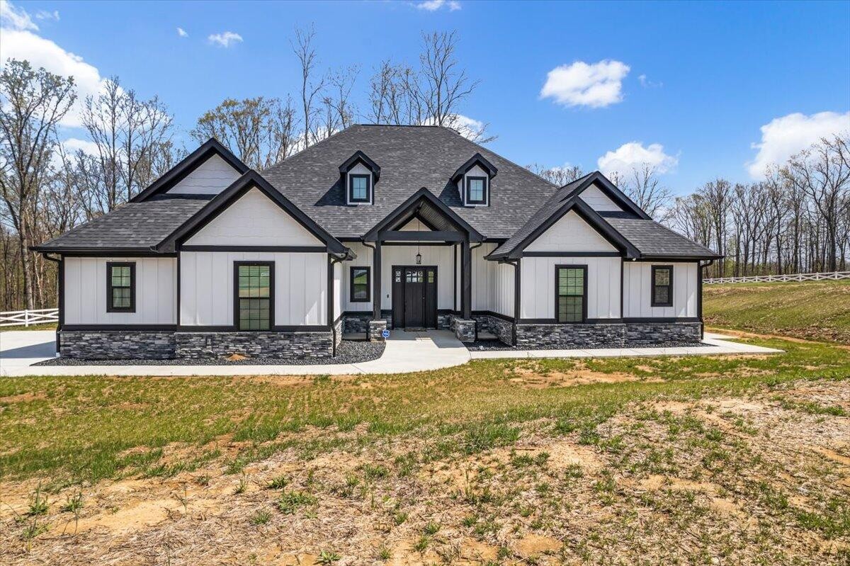 South Pittsburg Real Estate Listings Main Image