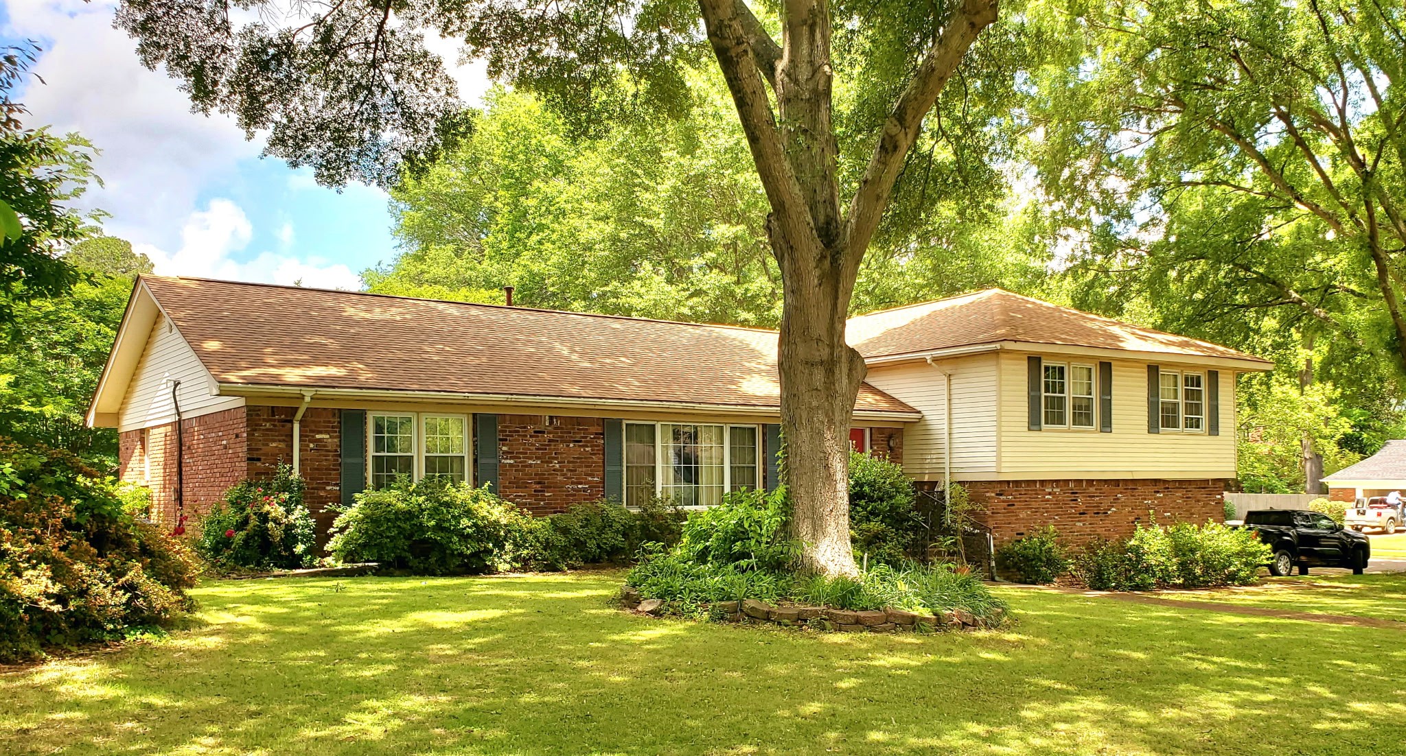 1475 Eastridge Dr Property Photo