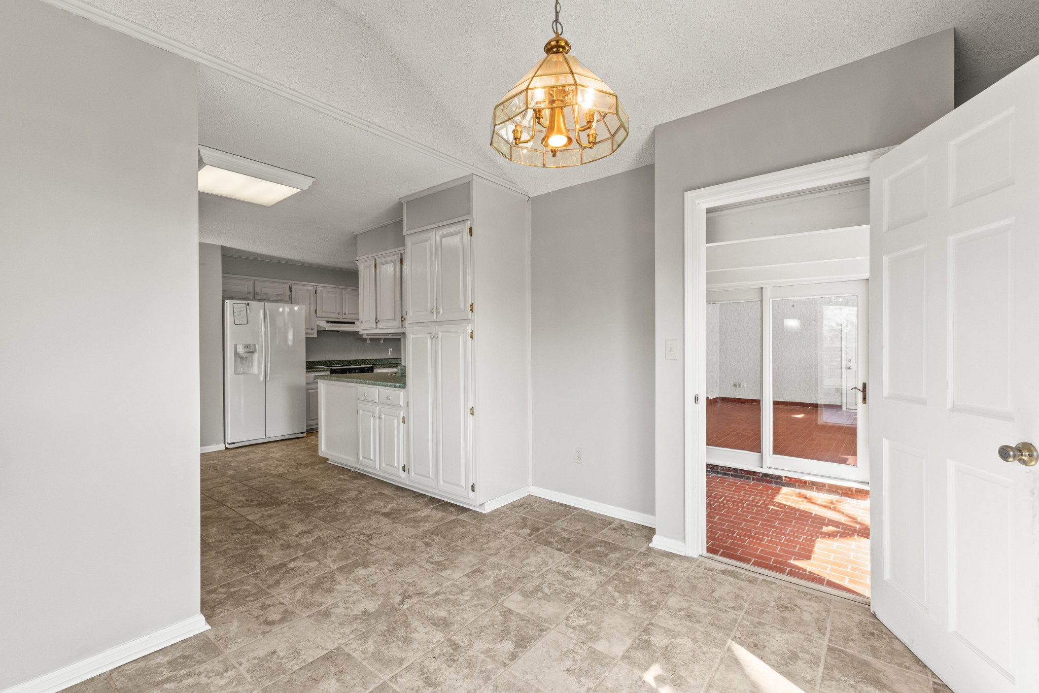 910 Greenview Dr Property Photo 35