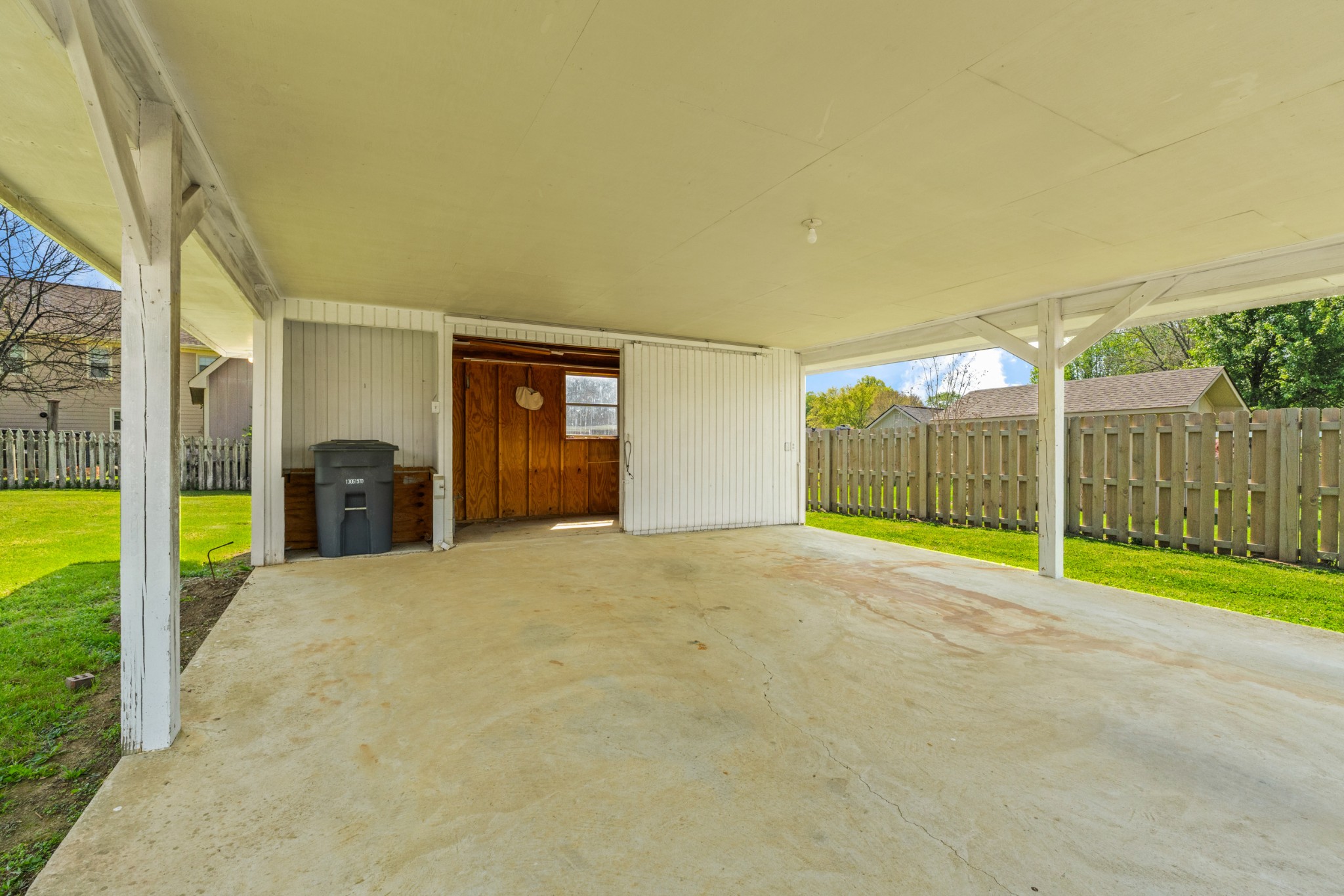 910 Greenview Dr Property Photo 62
