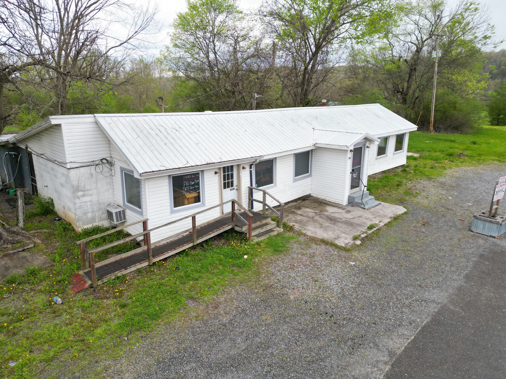 104 Bradley Dozier Rd Property Photo