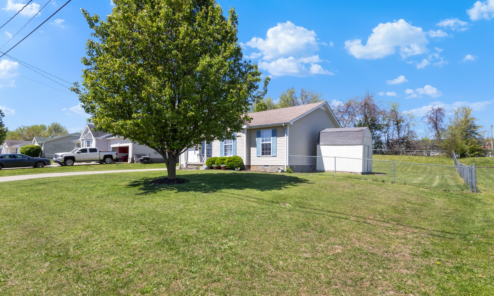 231 Golden Pond Ave Property Photo 4