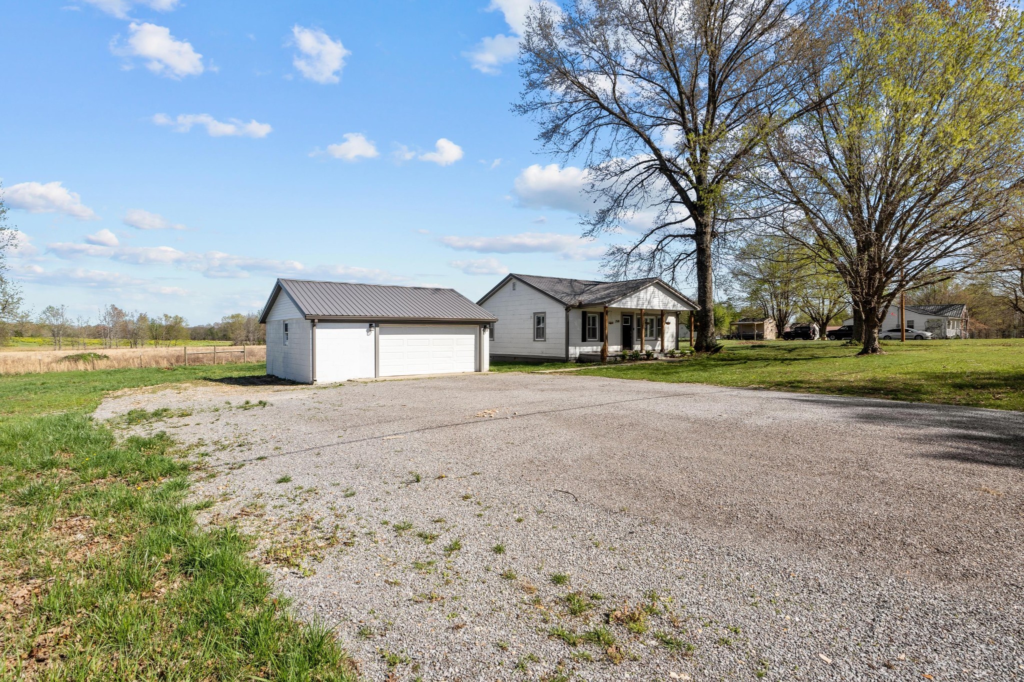 2581 Liverpool Rd Property Photo