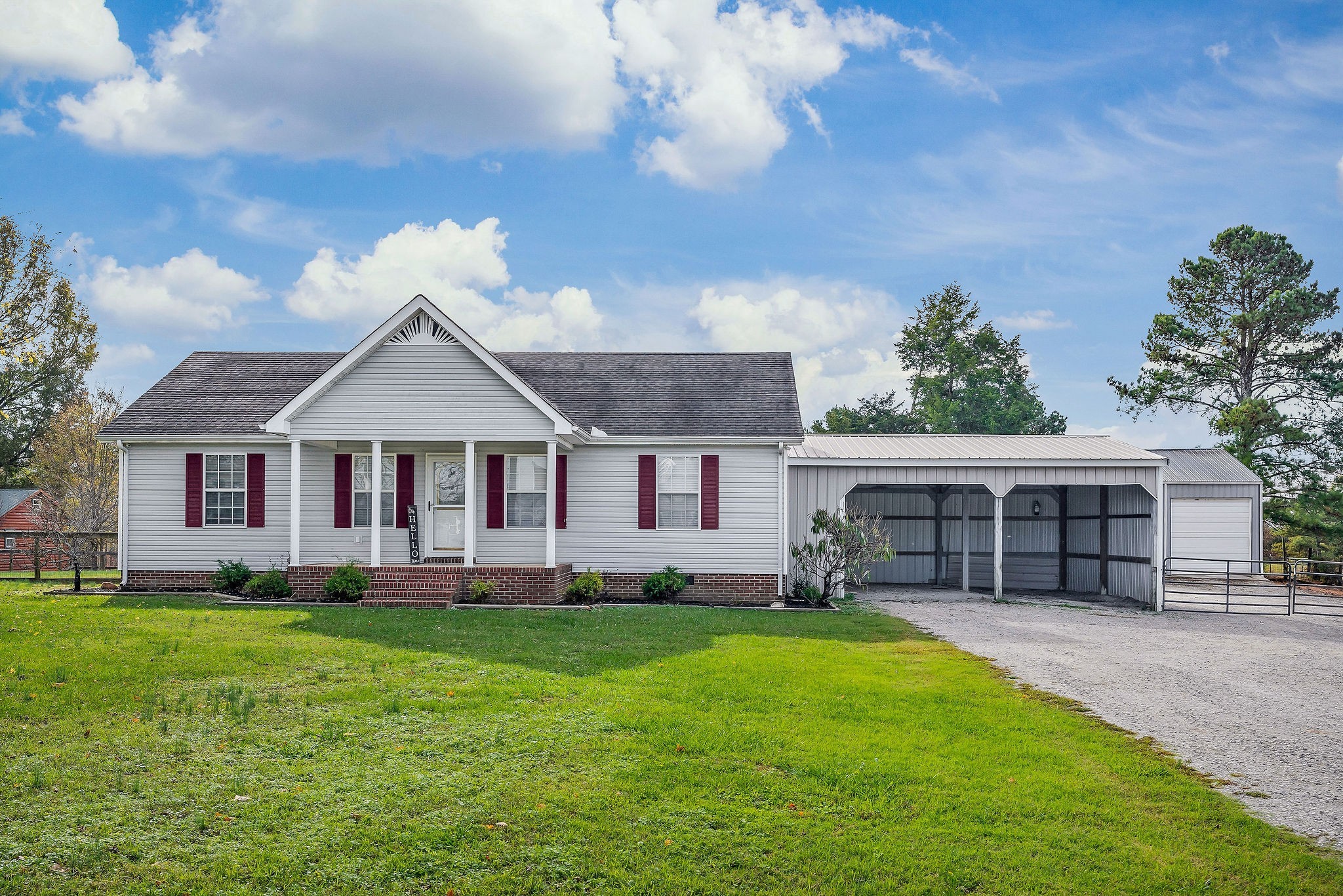 1925 Ike Adcock Rd Property Photo 2