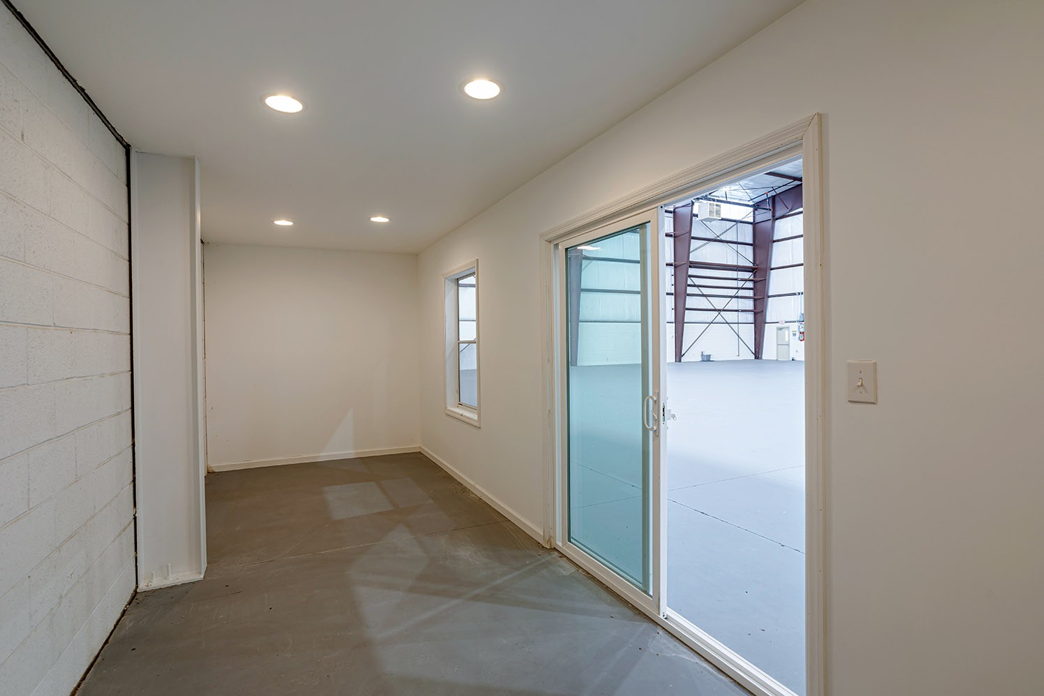 500 Aviation Way Property Photo 9