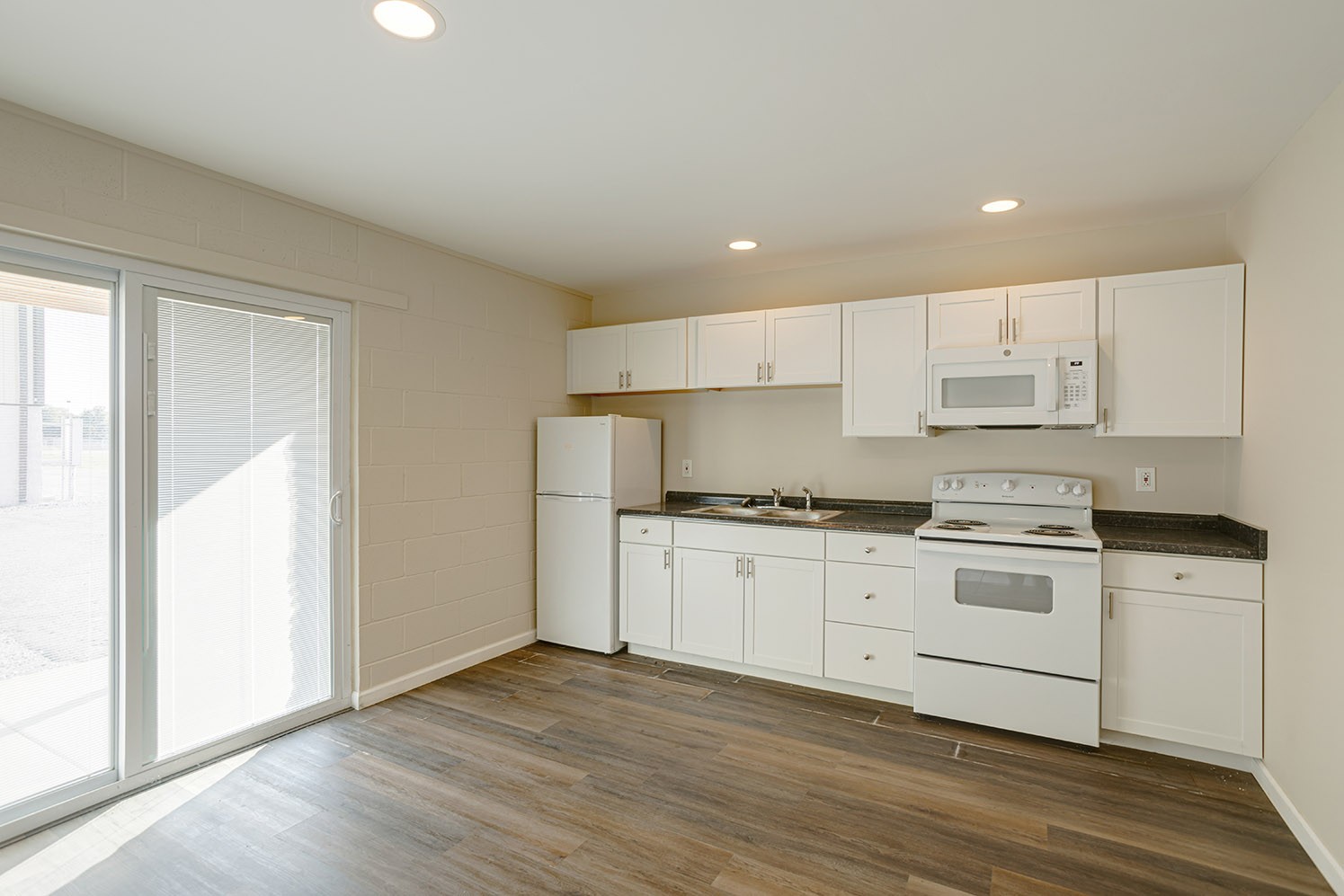 500 Aviation Way Property Photo 10