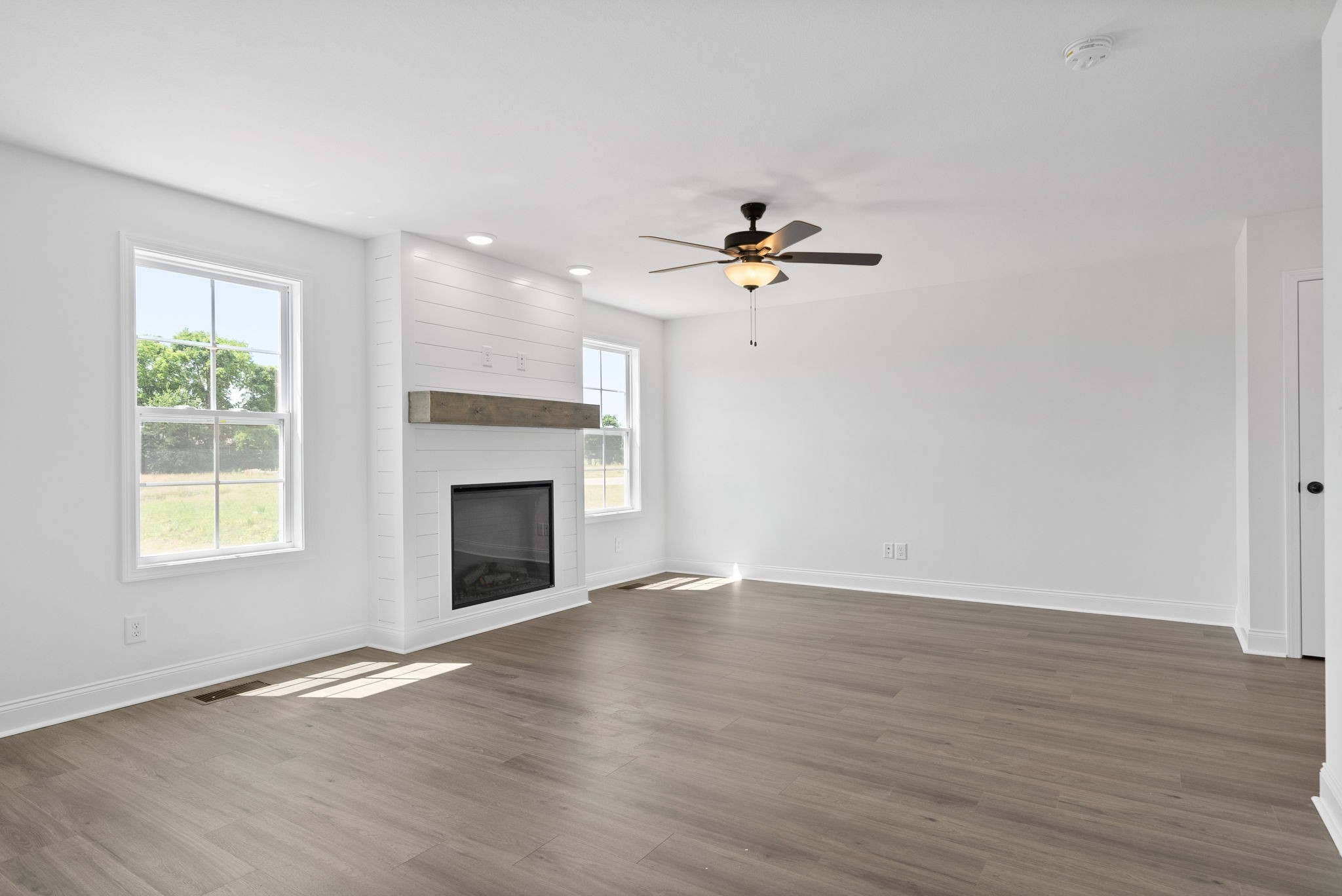 1233 Elizabeth Lane Property Photo 10