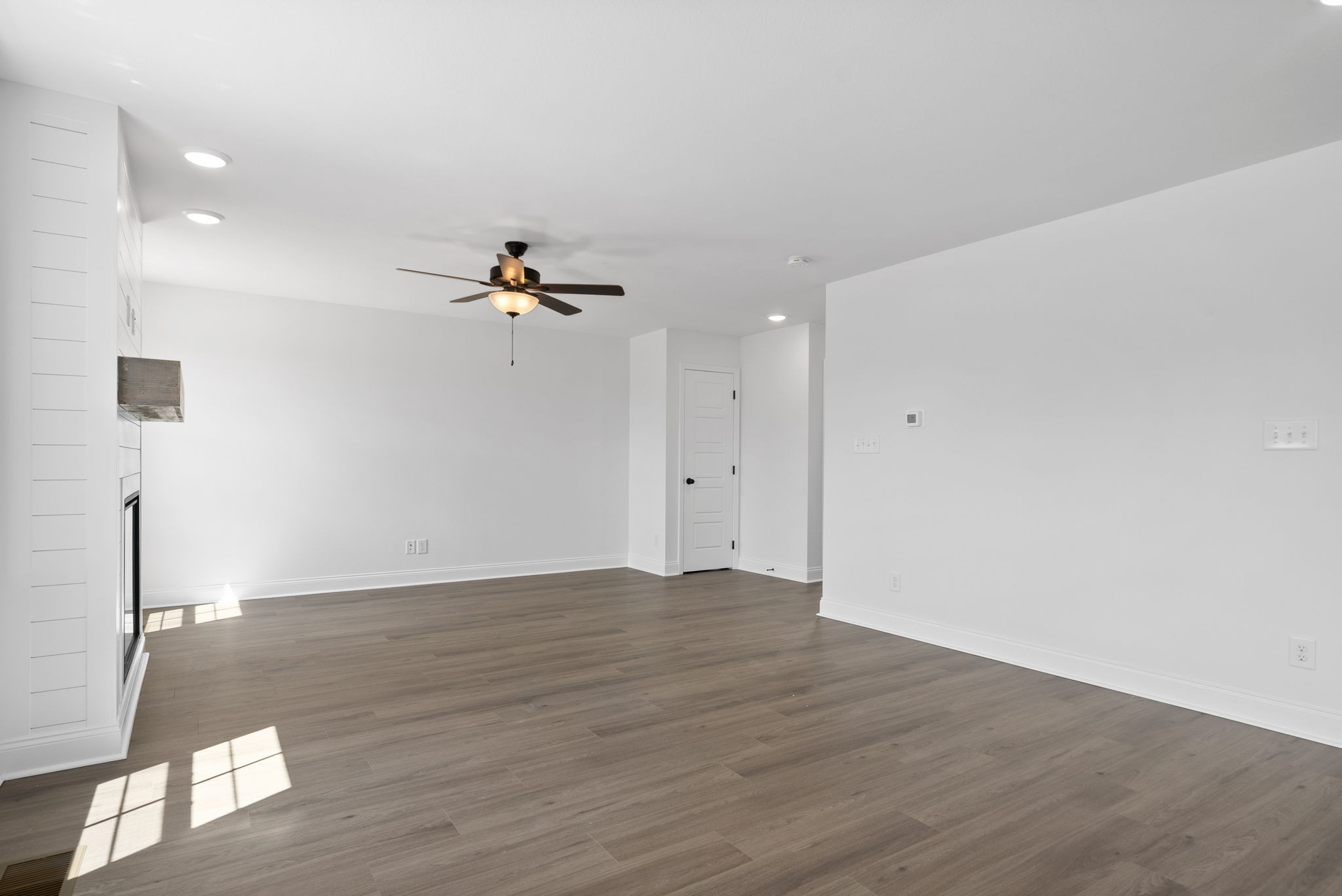 1233 Elizabeth Lane Property Photo 11