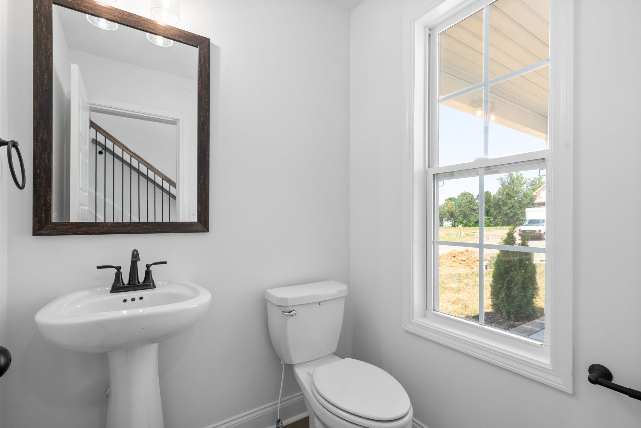 1233 Elizabeth Lane Property Photo 12
