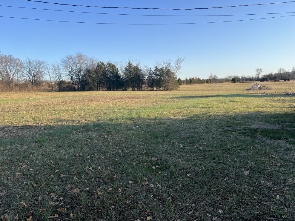 129 John Shaw Rd Property Photo