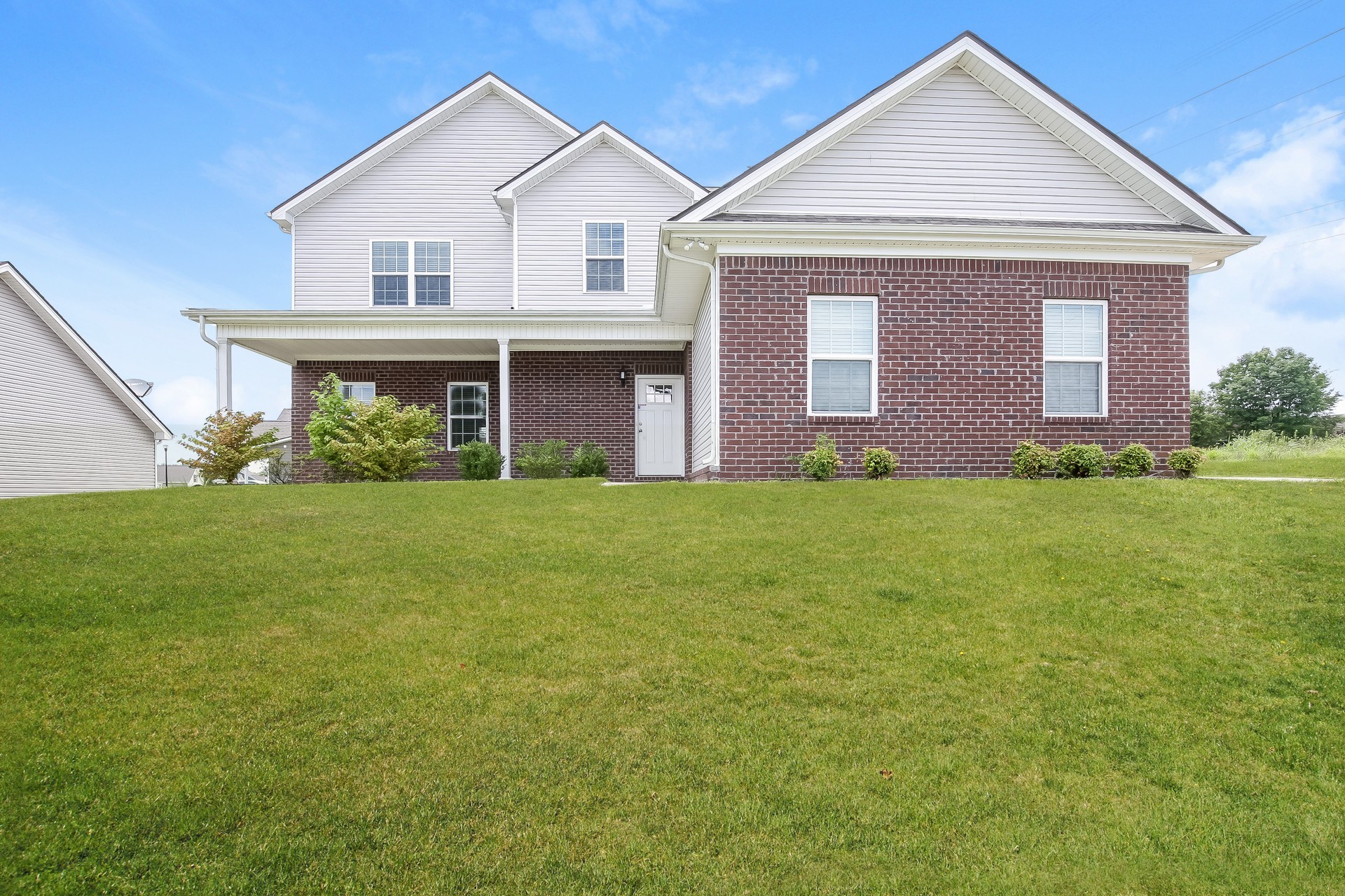 900 Beverly Ct Property Photo