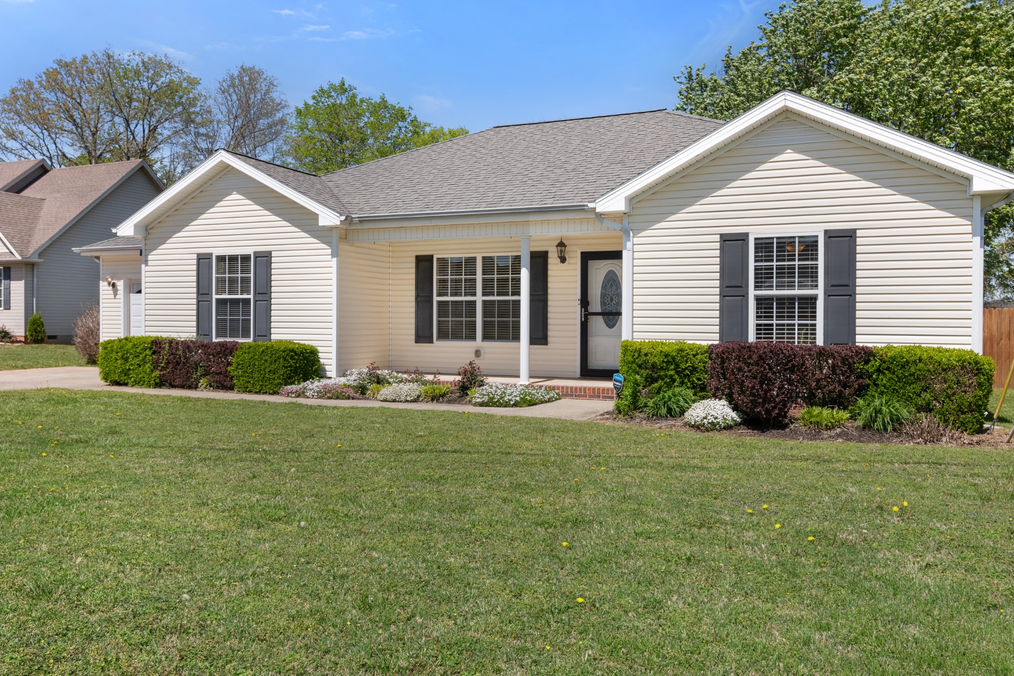 983 Wing Tip Cir Property Photo