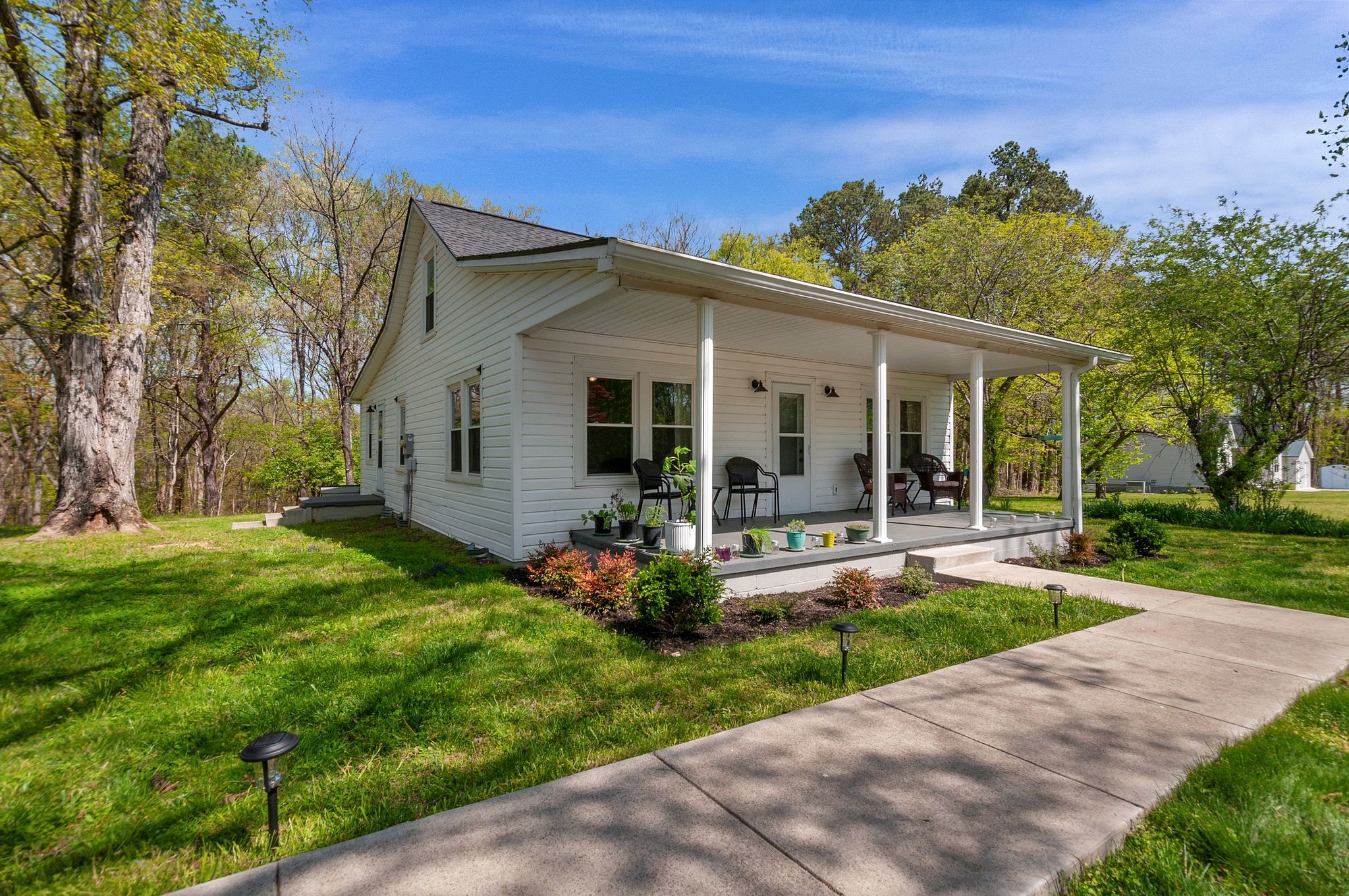 1681 Taylor Town Rd Property Photo