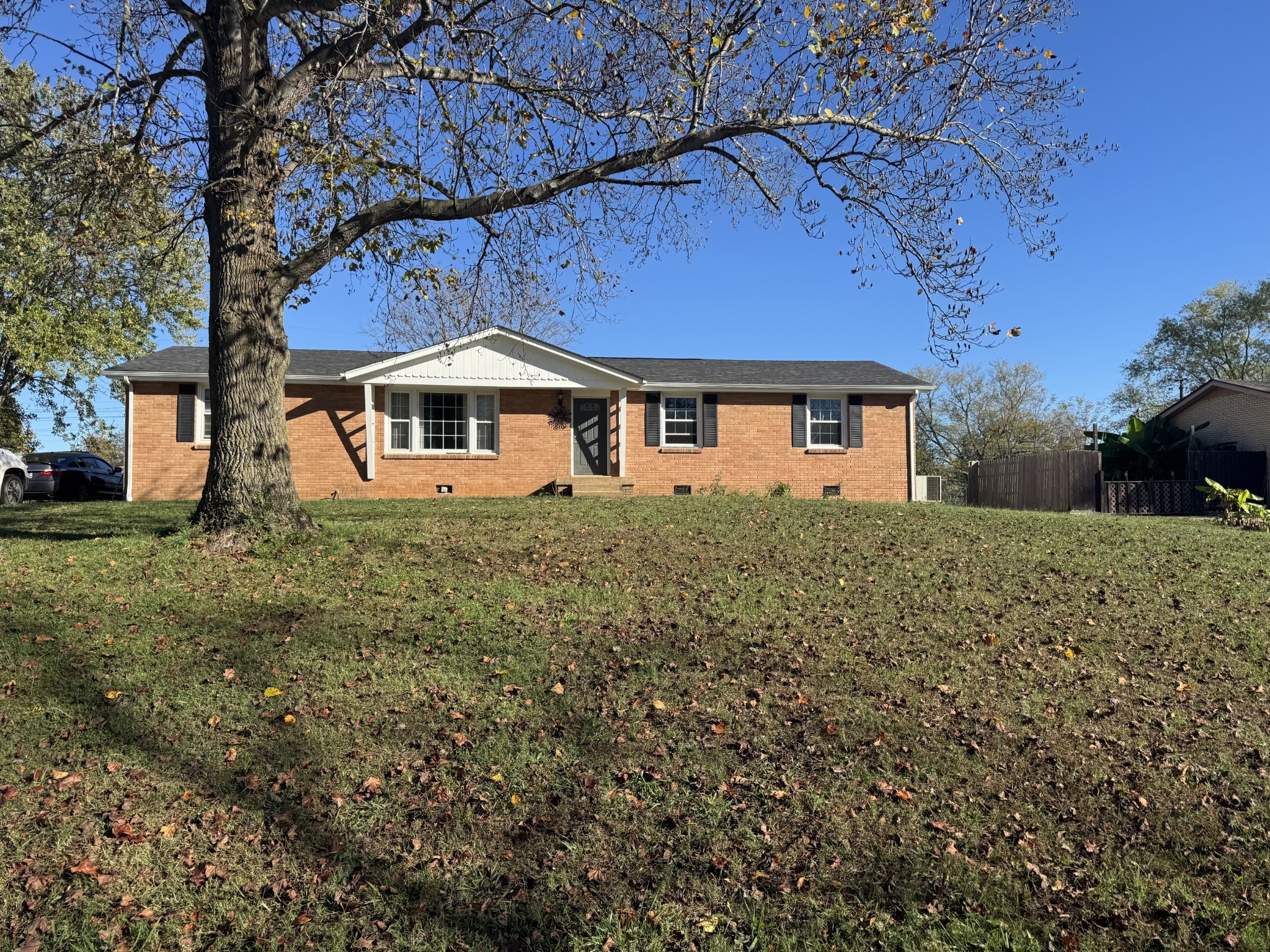 511 Woodbury Dr Property Photo 1