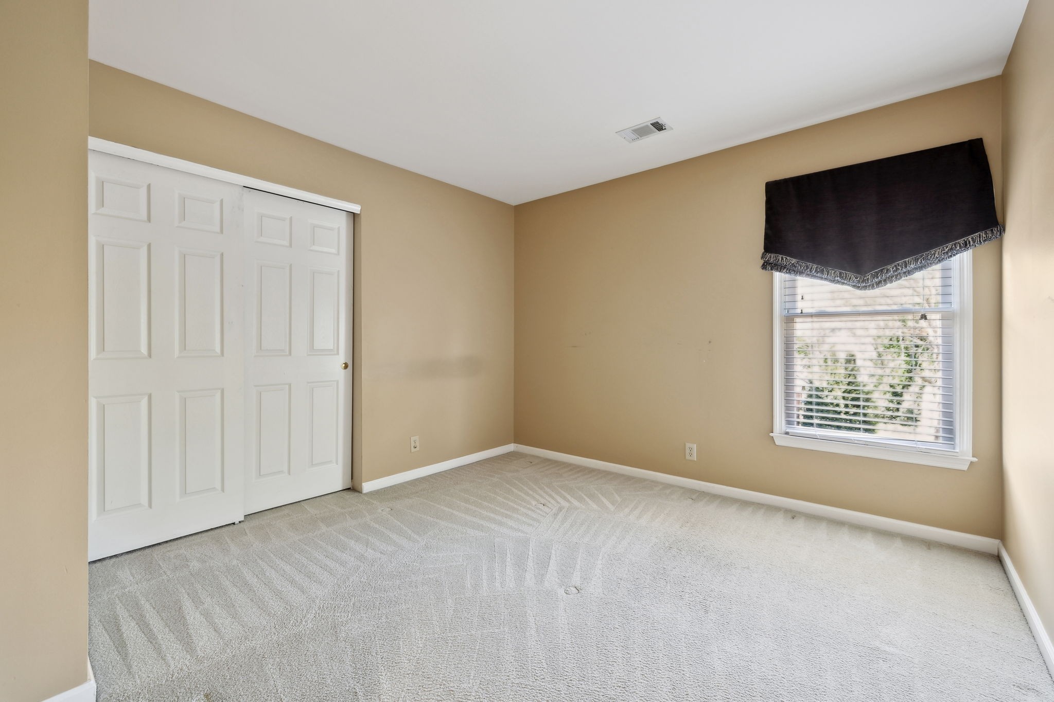 616 Copperfield Ct Property Photo 34