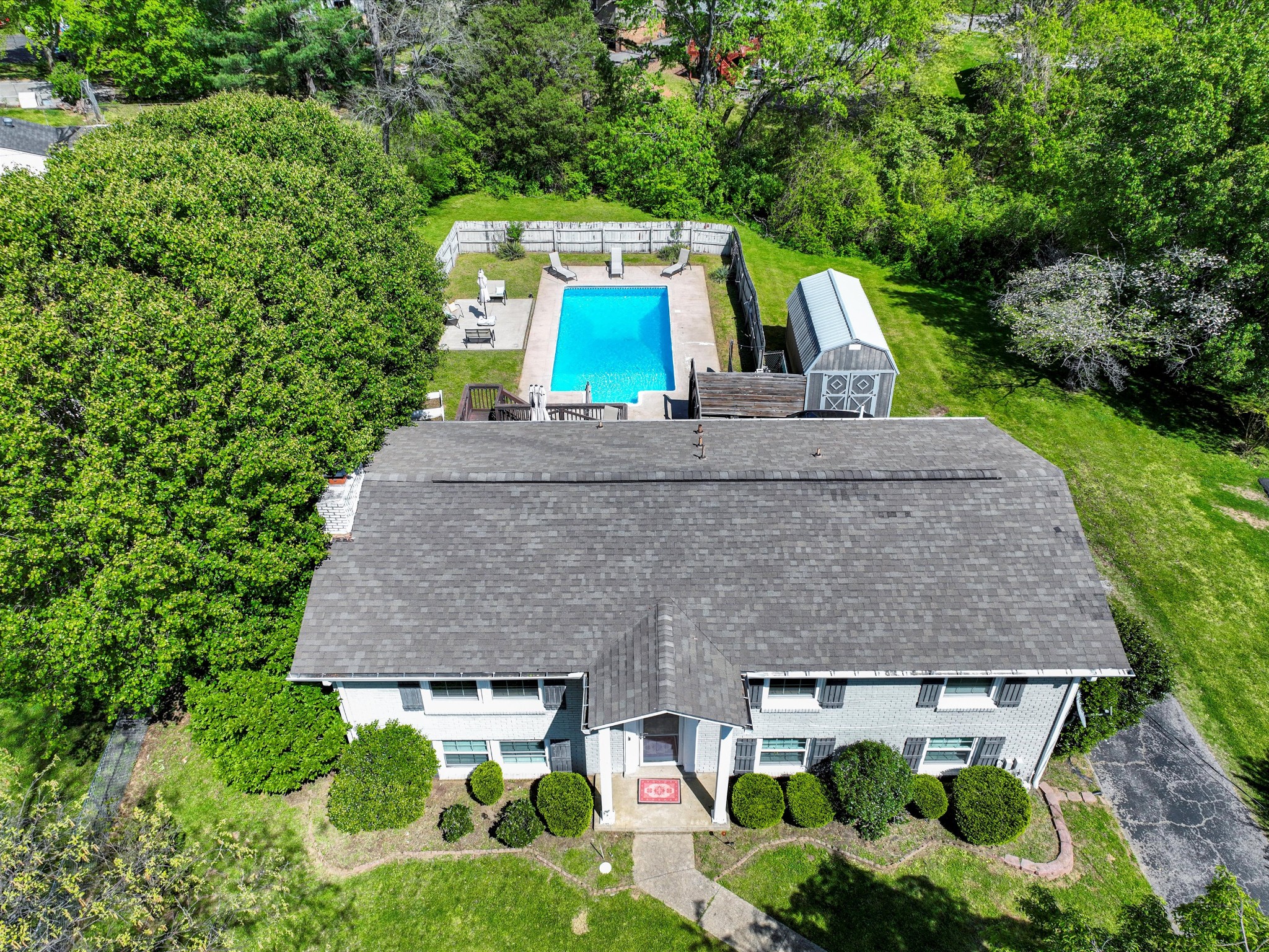 605 Des Moines Dr Property Photo 2