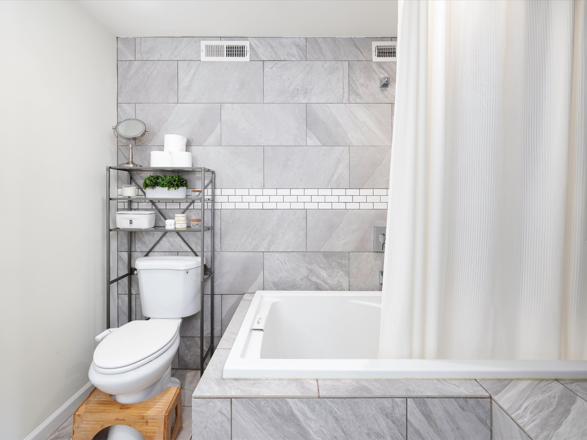 605 Des Moines Dr Property Photo 32